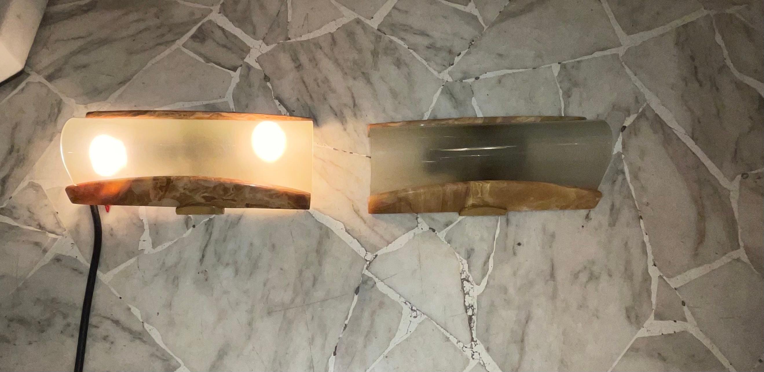 Paire d'appliques - verre, albâtre et laiton - Made in ITALY - .1960. 7