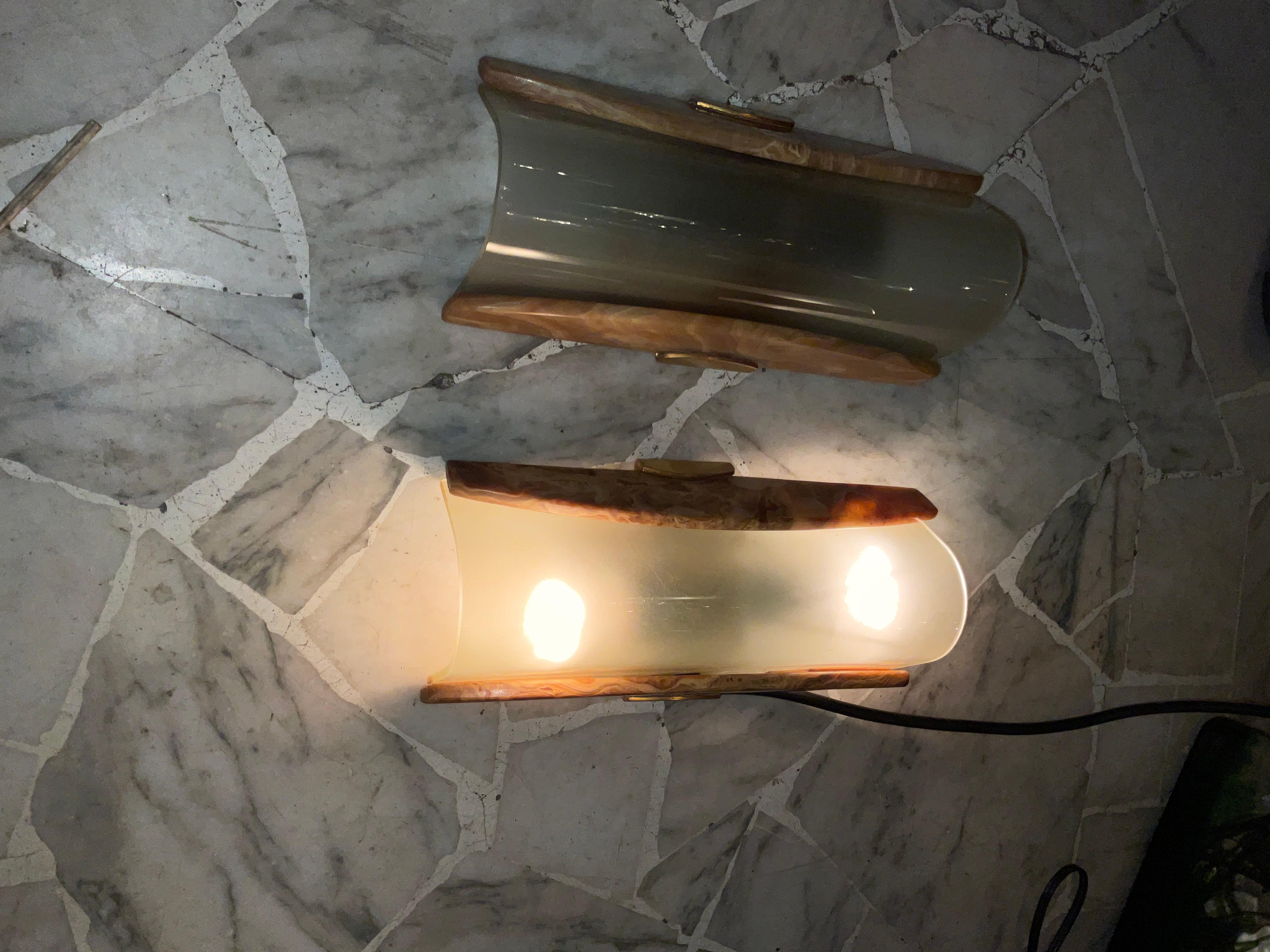 Mid-Century Modern Paire d'appliques - verre, albâtre et laiton - Made in ITALY - .1960.
