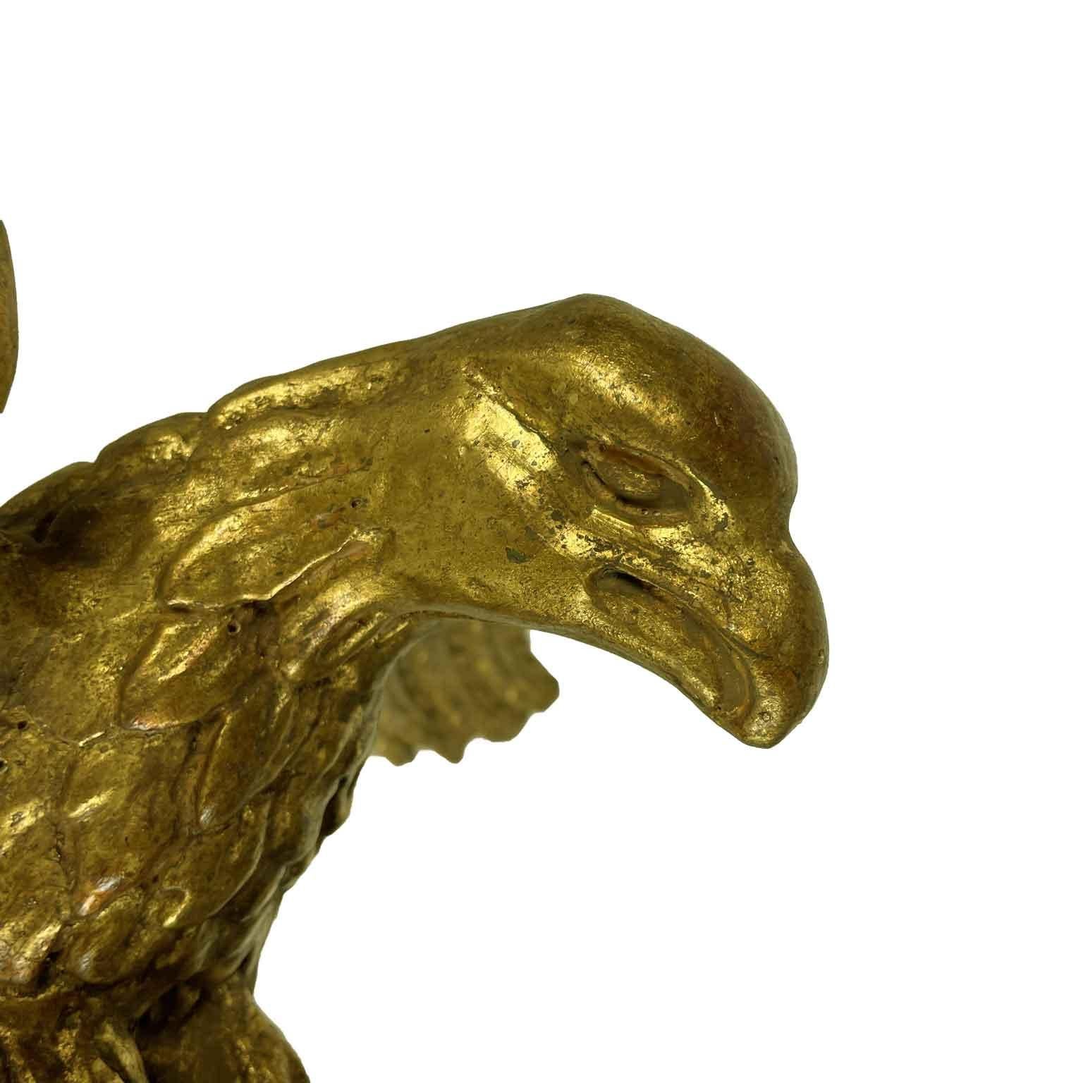 Pareja De Águilas Talladas Y Doradas Esculturas De Animales Italianas Mediados Del Siglo XIX en venta 4