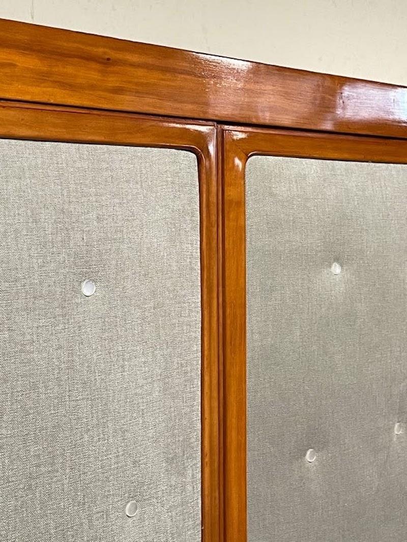 Coppia di armadi anni '40 in legno di pero e ante in tessuto in vendita 5