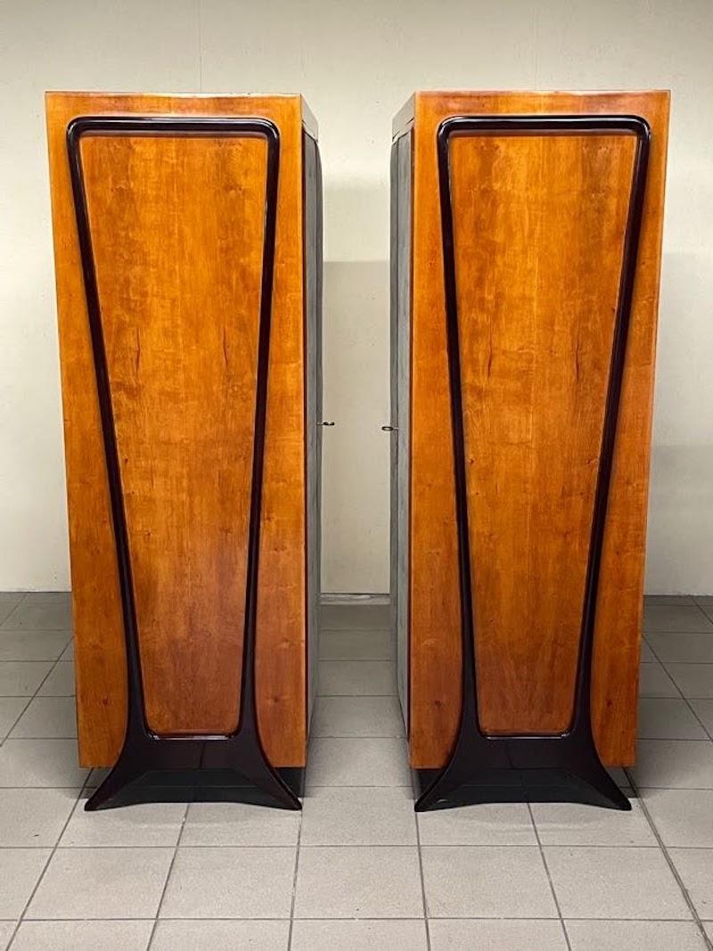 Coppia di armadi anni '40 in legno di pero e ante in tessuto in vendita 6