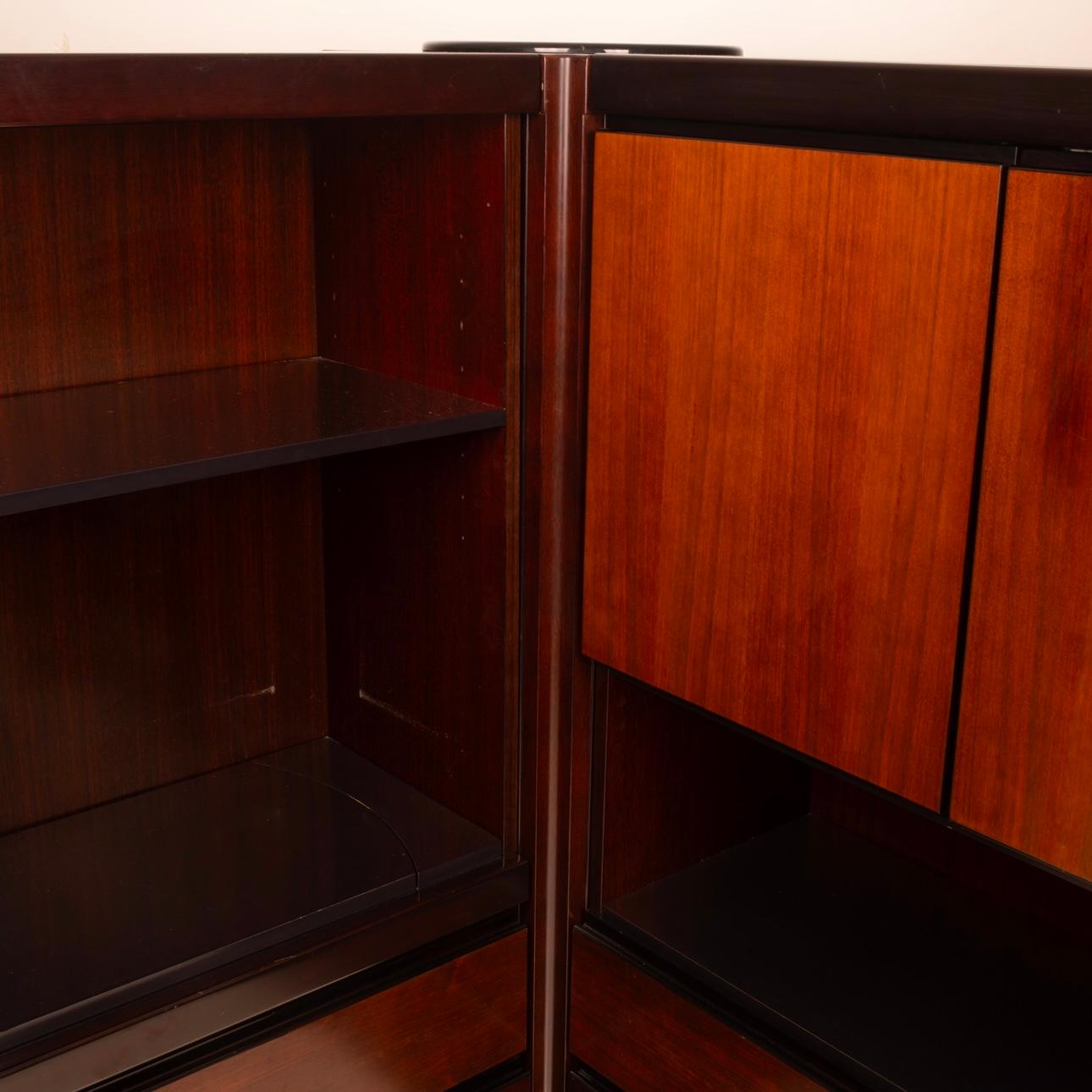 Pair of S11 Cabinets and Bar by Angelo Mangiarotti for La Sorgente dei Mobili in vendita 5