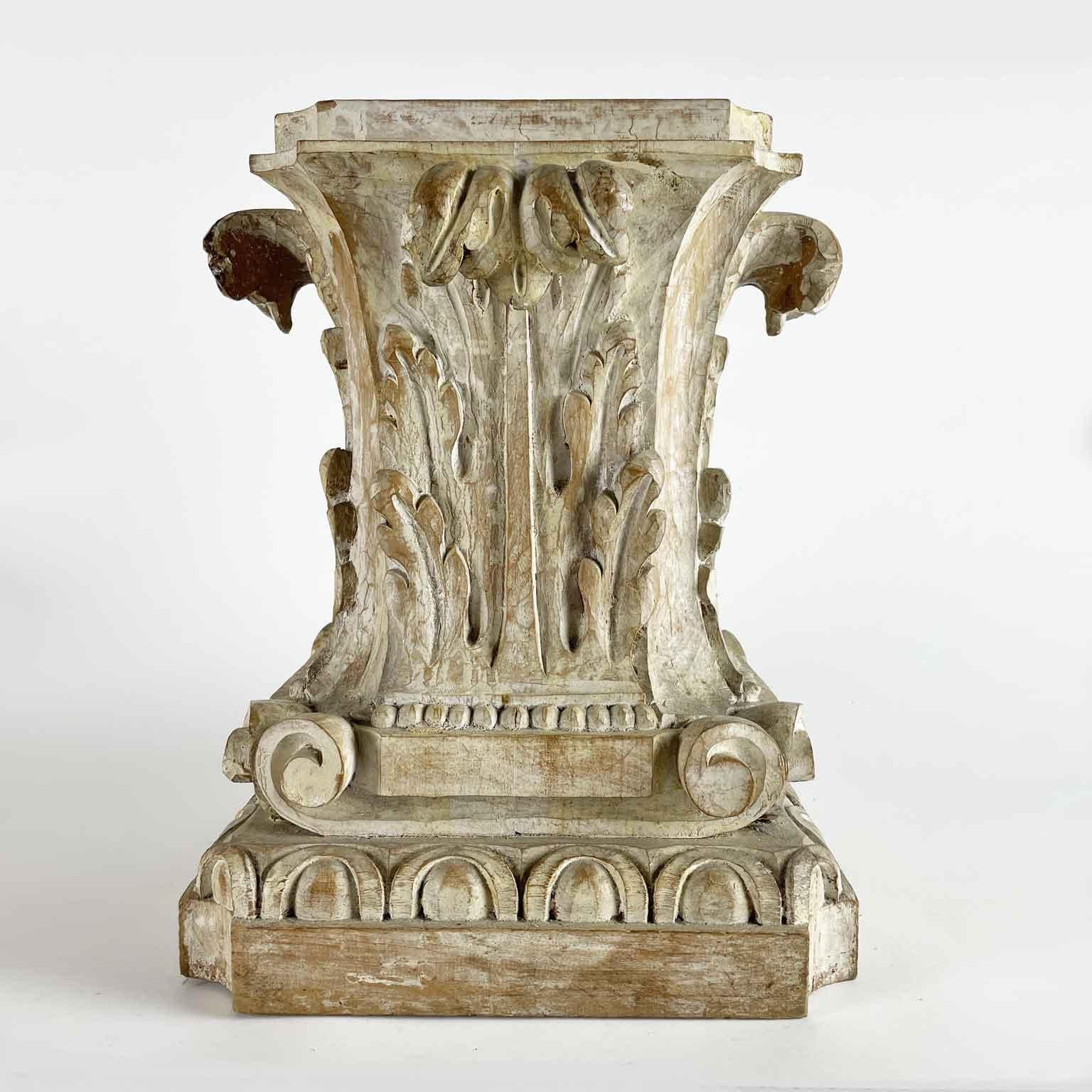 Grec classique Coppia di Basi Per Tavolini Capitelli Intagliati a Foglia di Acanto Firenze 1900 en vente
