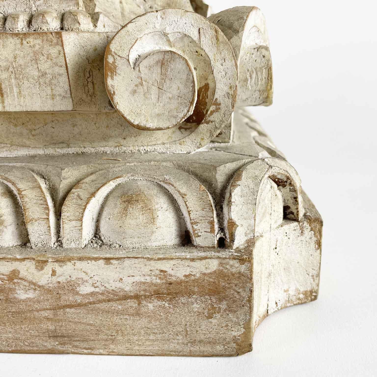 Coppia di Basi Per Tavolini Capitelli Intagliati a Foglia di Acanto Firenze 1900 Bon état - En vente à Milano, MI
