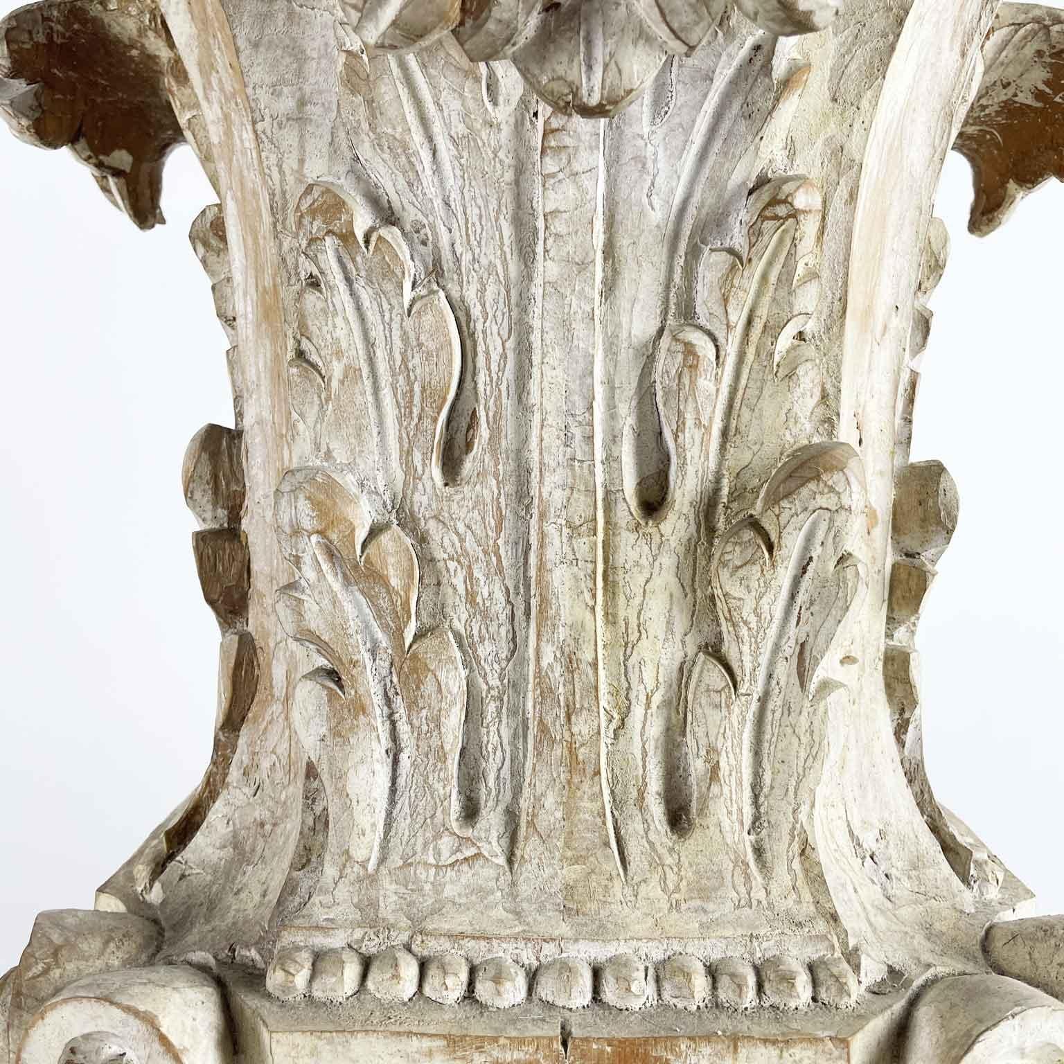 20th Century Coppia di Basi Per Tavolini Capitelli Intagliati a Foglia di Acanto Firenze 1900 en vente