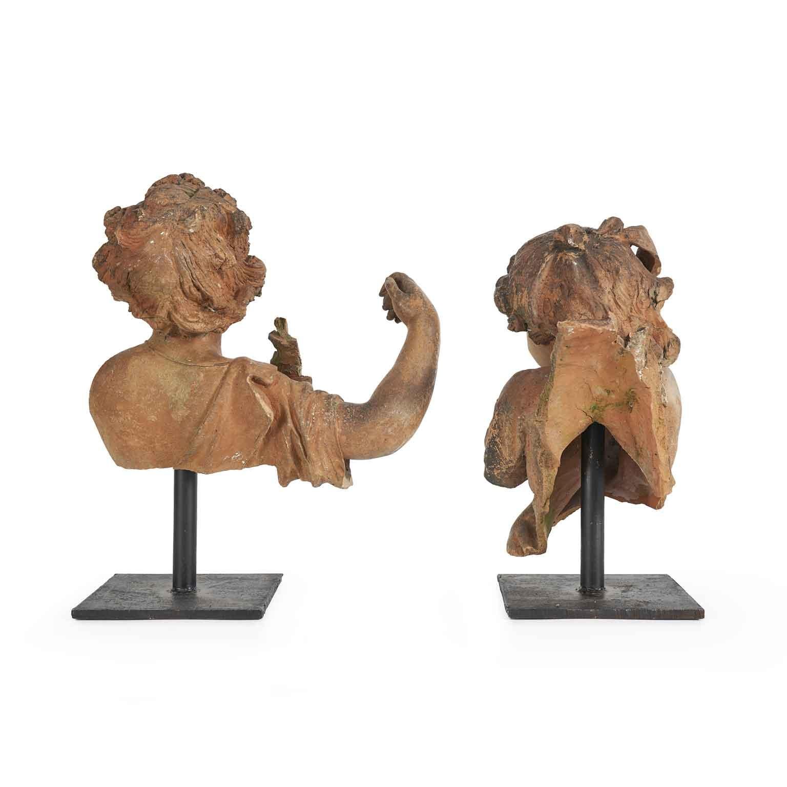 Paar Kinder italienische Terrakotta-Skulpturen Ende 1800er (Handgefertigt) im Angebot