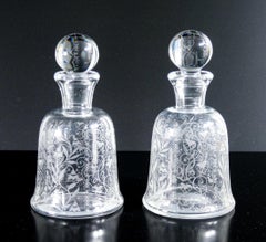 Coppia di bottiglie in cristallo BACCARAT, morivo Argentina. Francia, anni 40