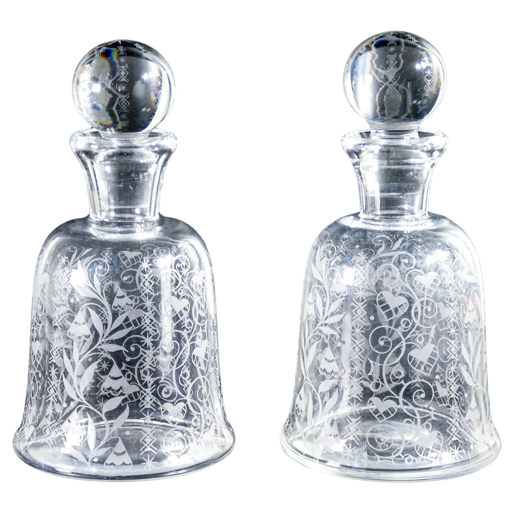 Pair of BACCARAT crystal bottles, morivo Argentina. France, 1940s For Sale