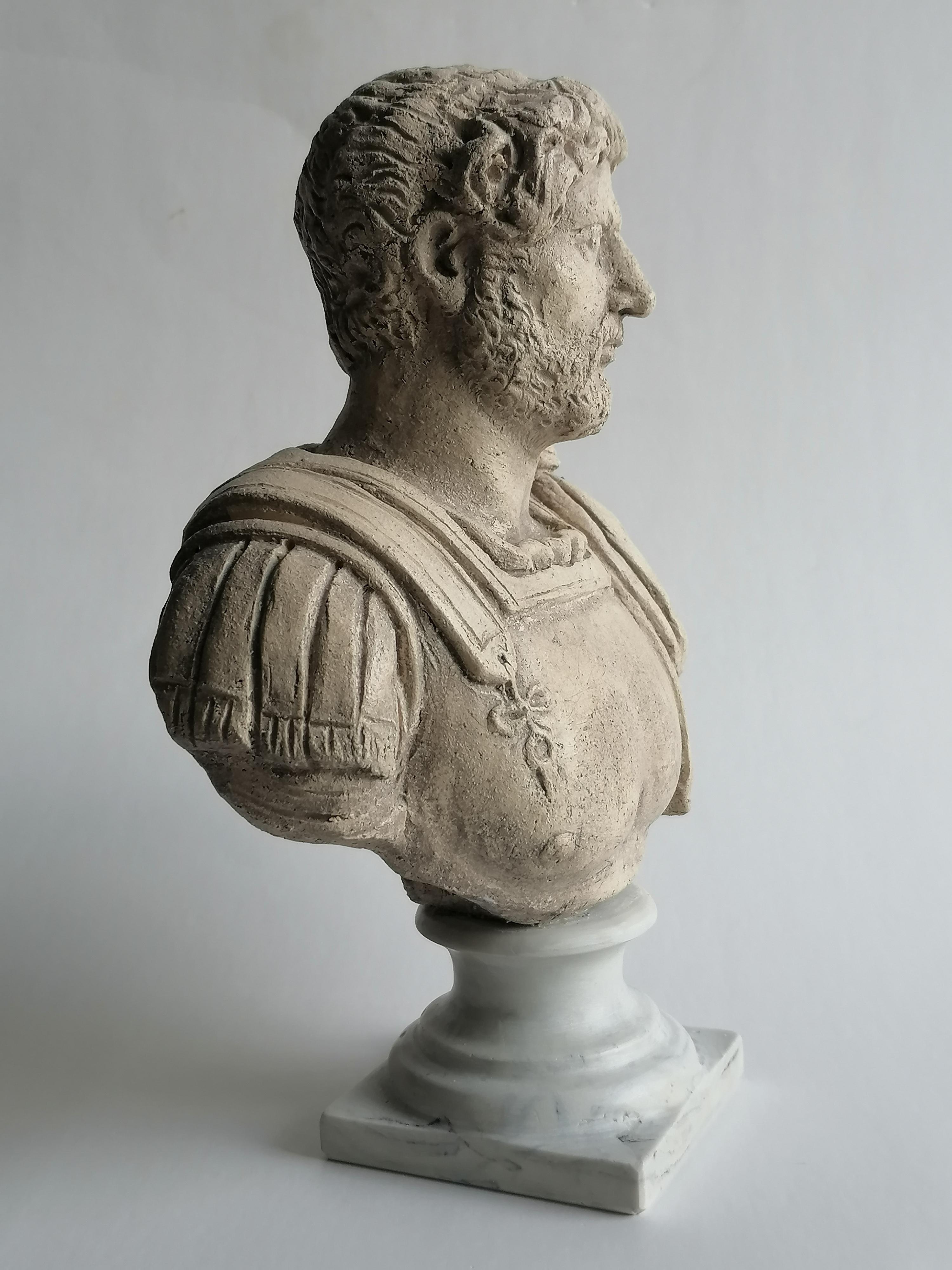 Coppia di busti in Ceramica chiara- G. Cesare e Adriano imperatori-made in Italy For Sale 3