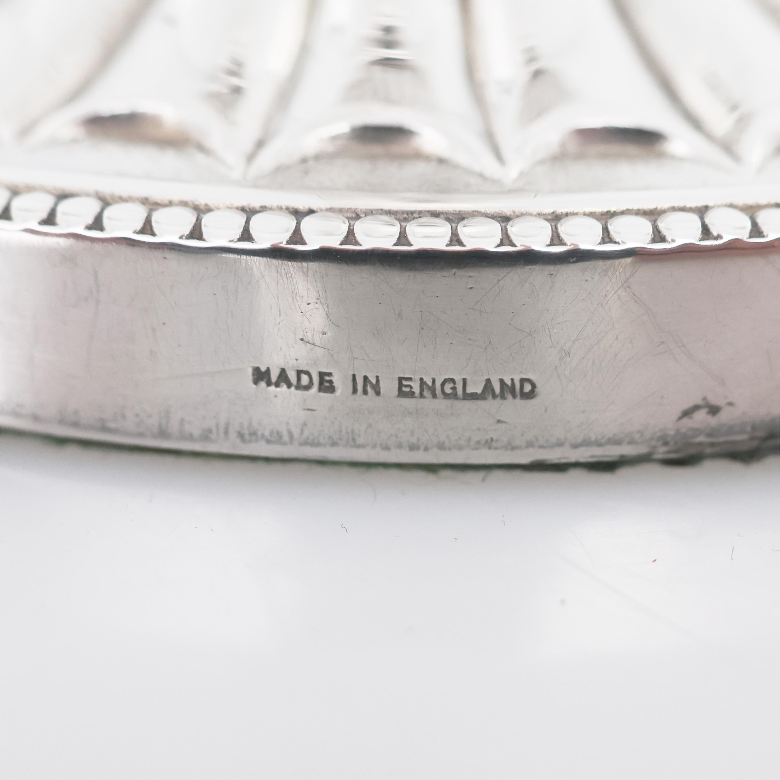Paire de candélabres Elizabeth II en argent, Roberts & Belk, Sheffield, 1973 1
