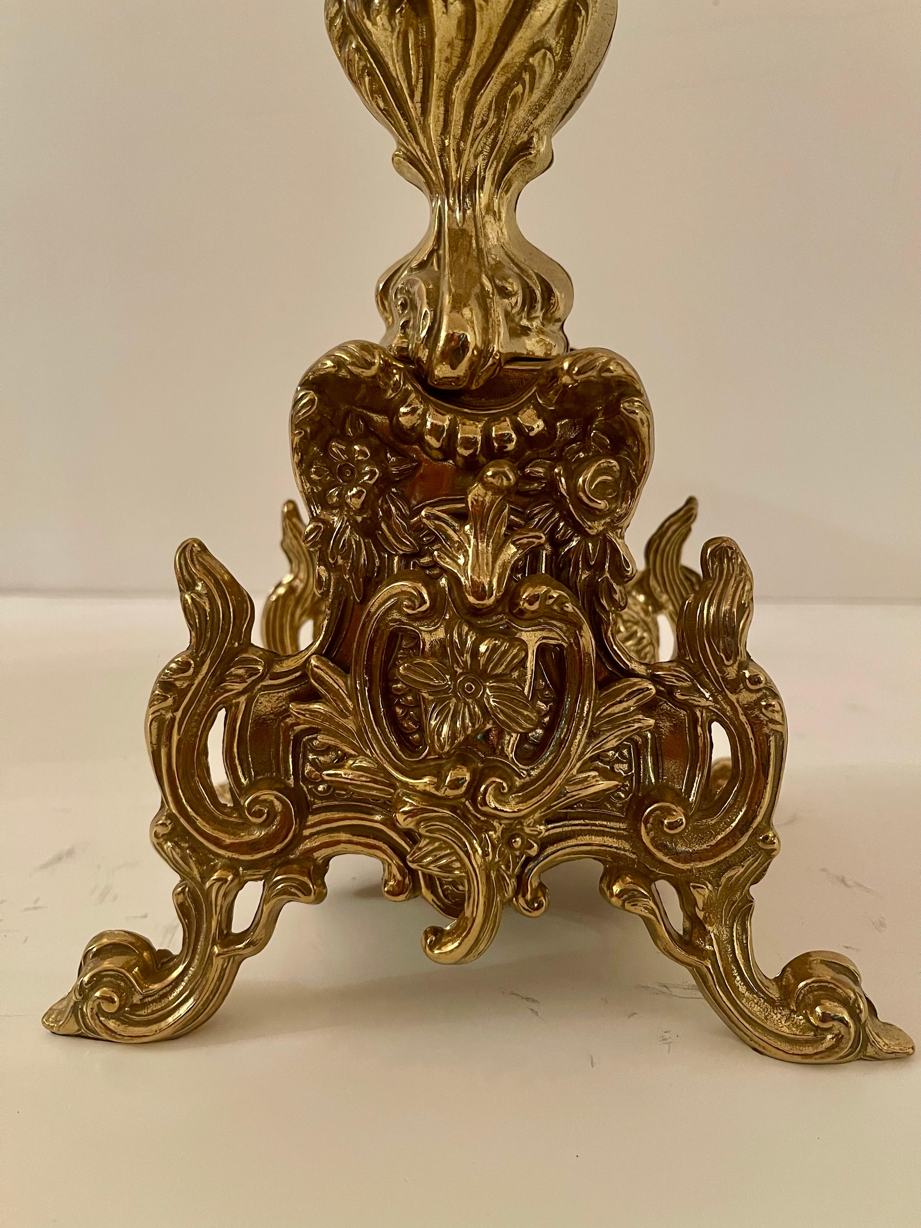 Coppia di candelabri in bronzo dorato stile Napoleone III  XX secolo in vendita 1
