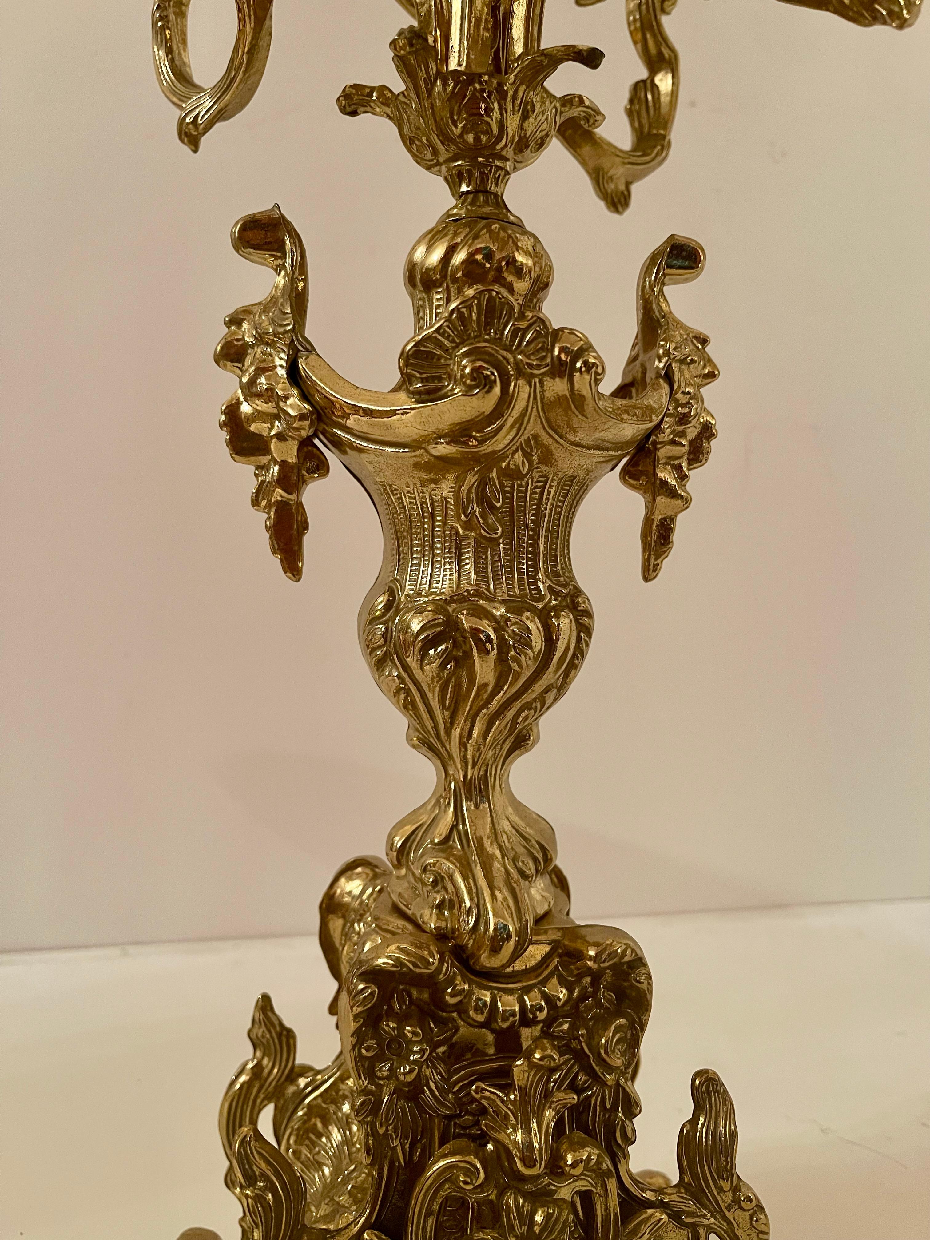 Coppia di candelabri in bronzo dorato stile Napoleone III  XX secolo in vendita 2