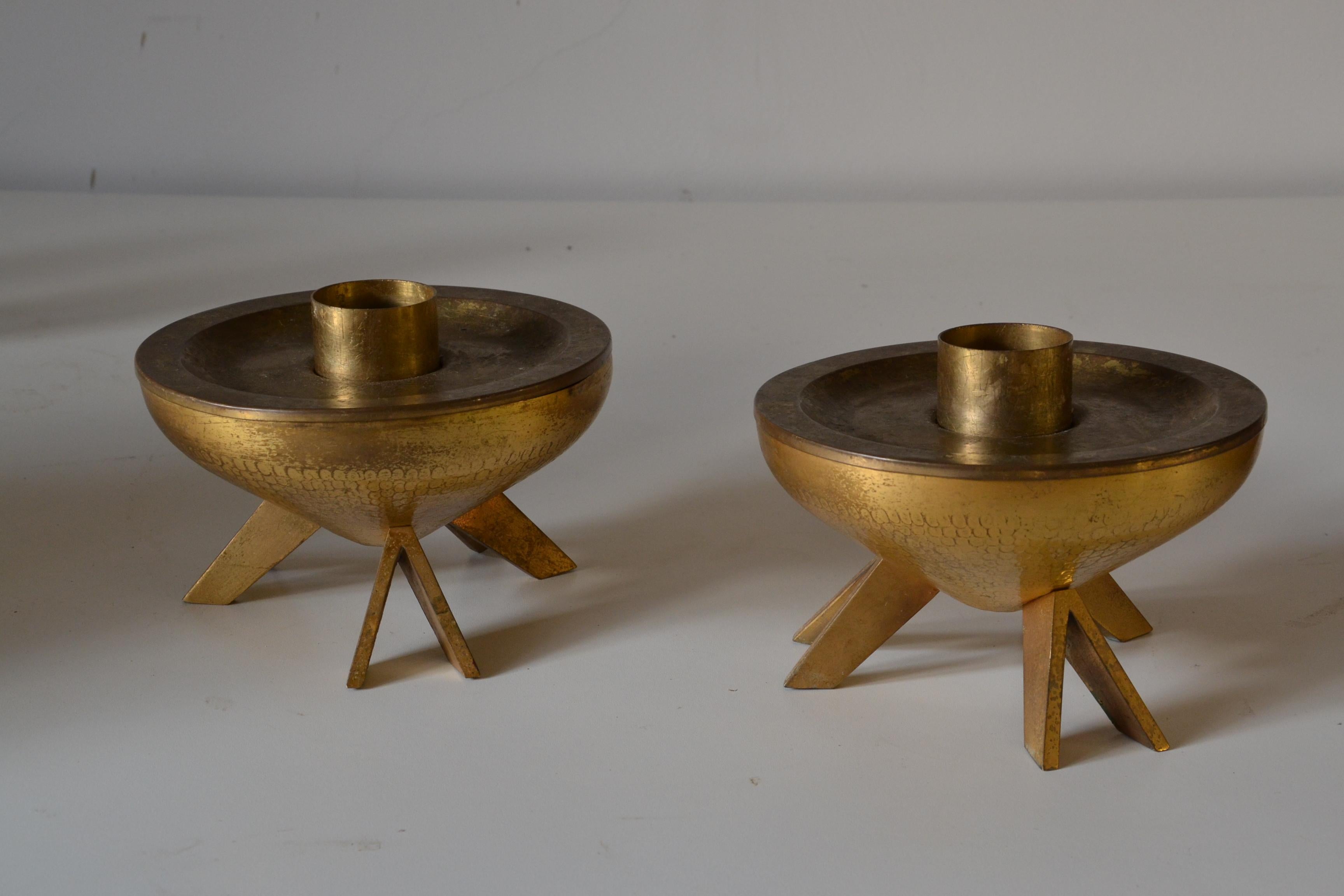 Paar Kandelaber aus Messing, italienische Herstellung (20th Century) im Angebot