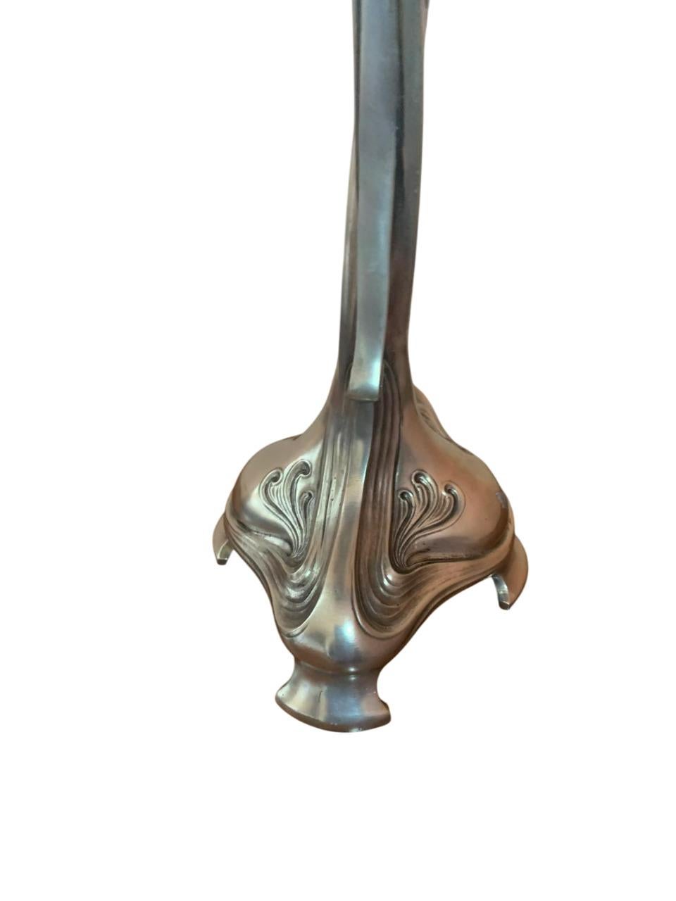Coppia di candelabri in peltro argentato, Art Nouveau in vendita 5