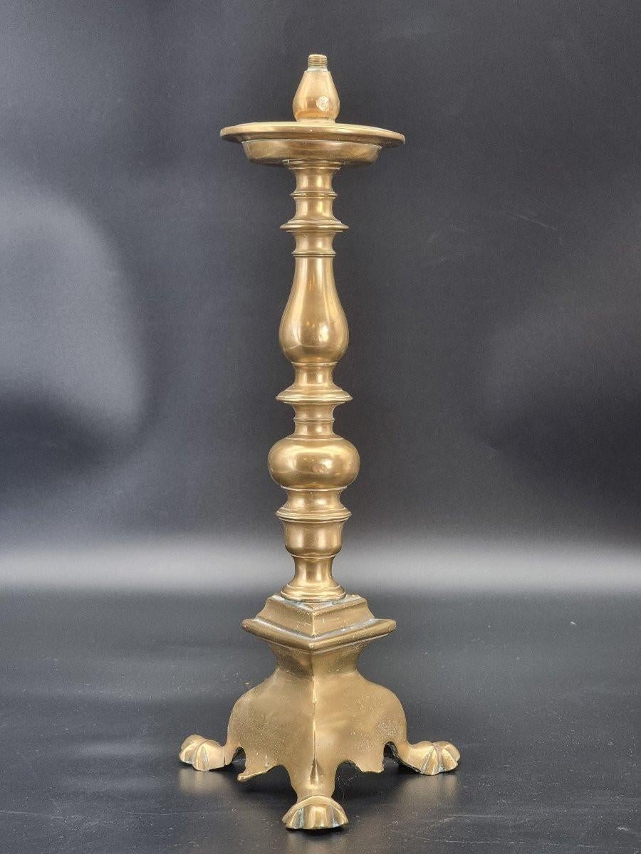 18th Century and Earlier Coppia di candeliere in ottone tornito, Italia, XVII–XVIII secolo in vendita