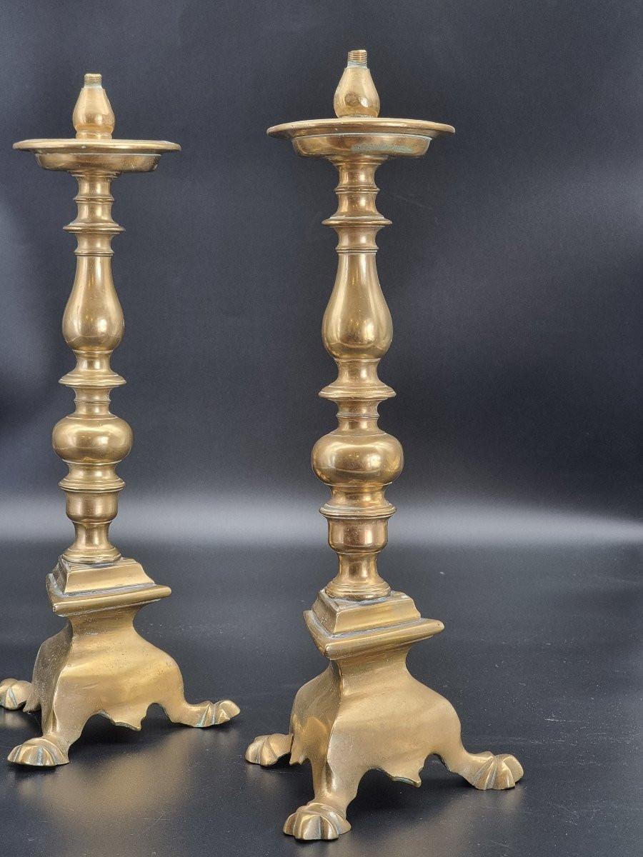 Ottone Coppia di candeliere in ottone tornito, Italia, XVII–XVIII secolo in vendita