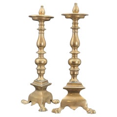 Paire de chandeliers en laiton tourné, Italie, 17e-18e siècle