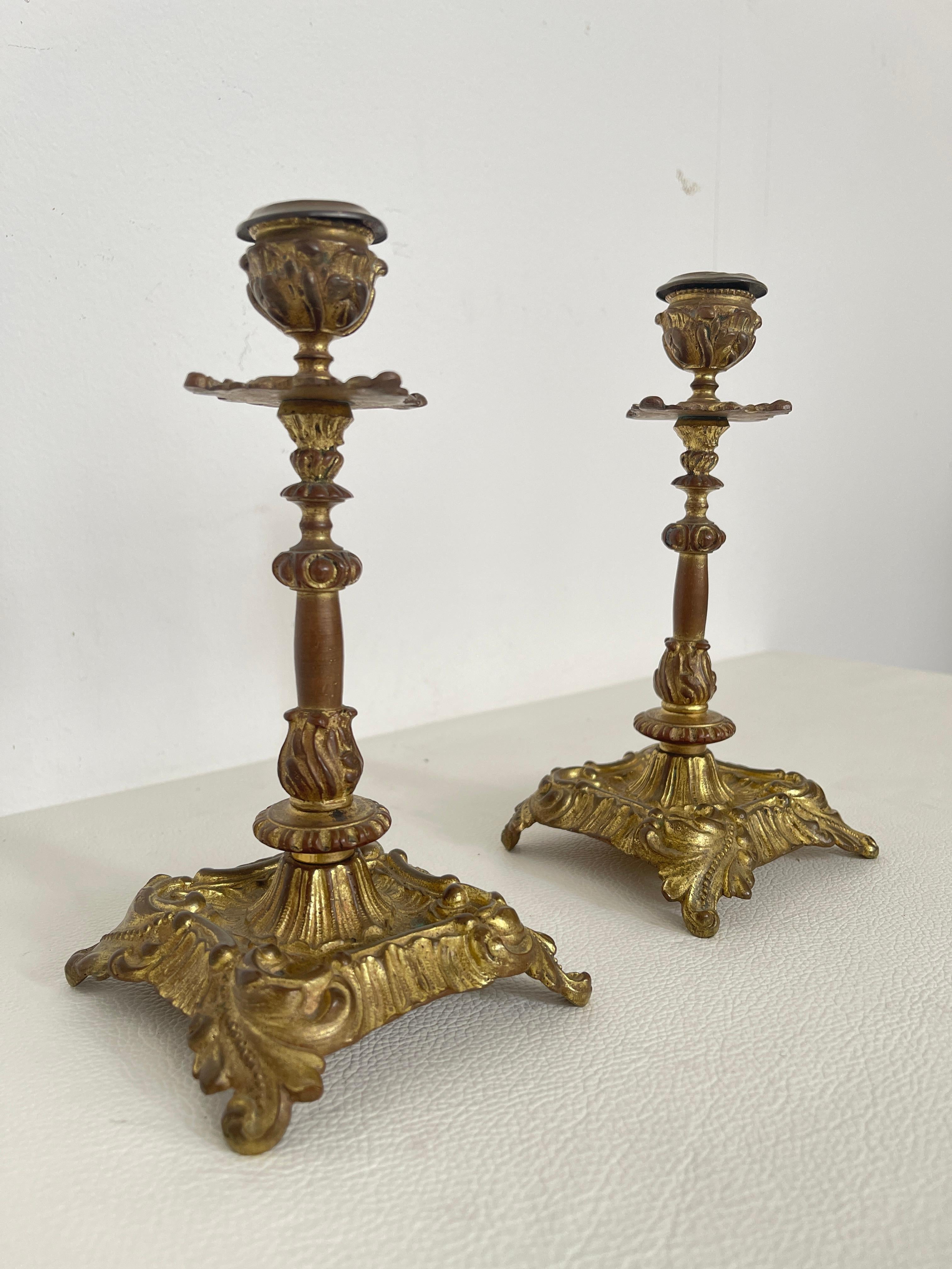 Italian Pair of Antique Gilt Bronze Candlesticks - Classic Baroque Style For Sale