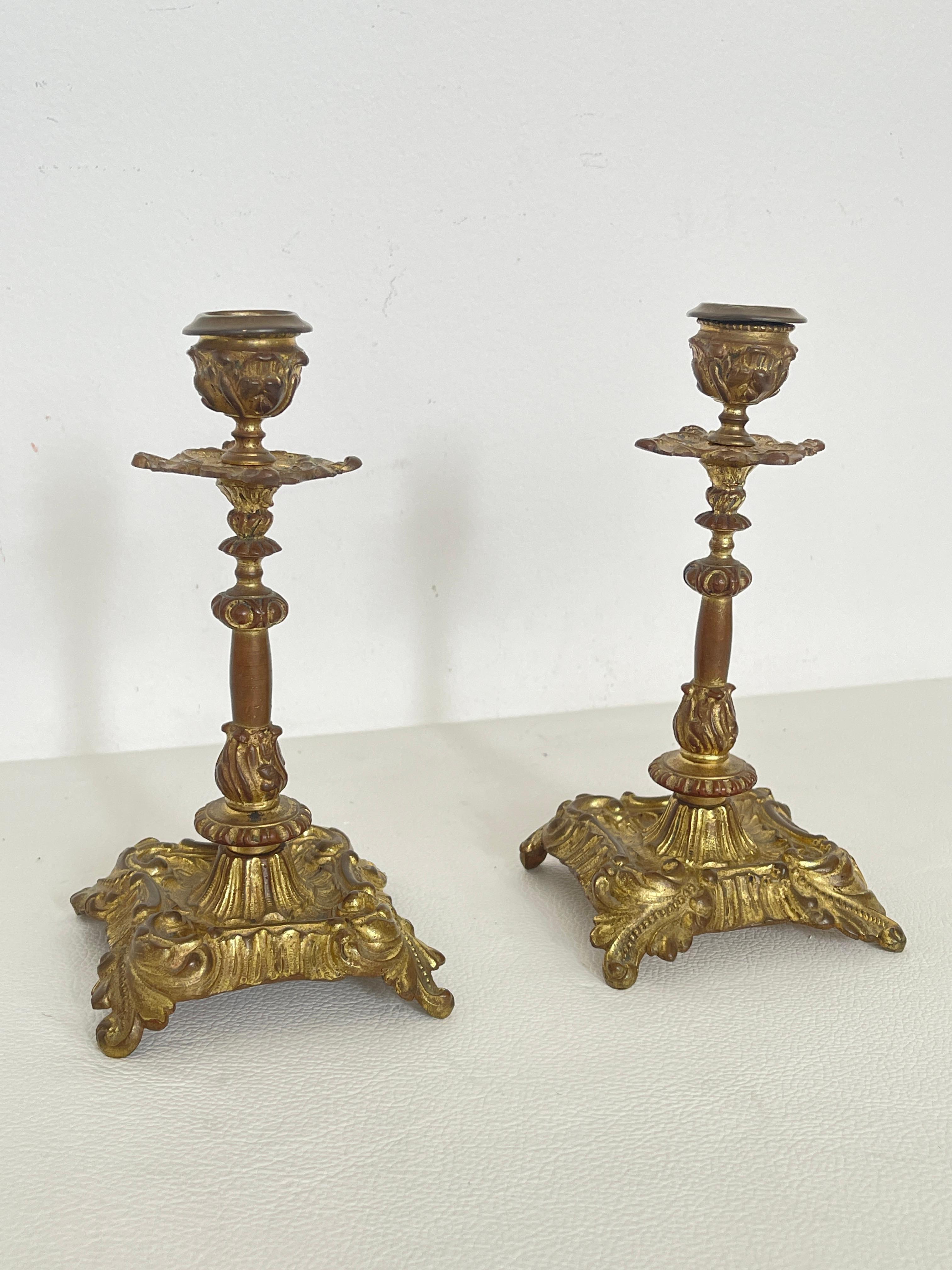 Pair of Antique Gilt Bronze Candlesticks - Classic Baroque Style In Good Condition For Sale In Cantù, IT
