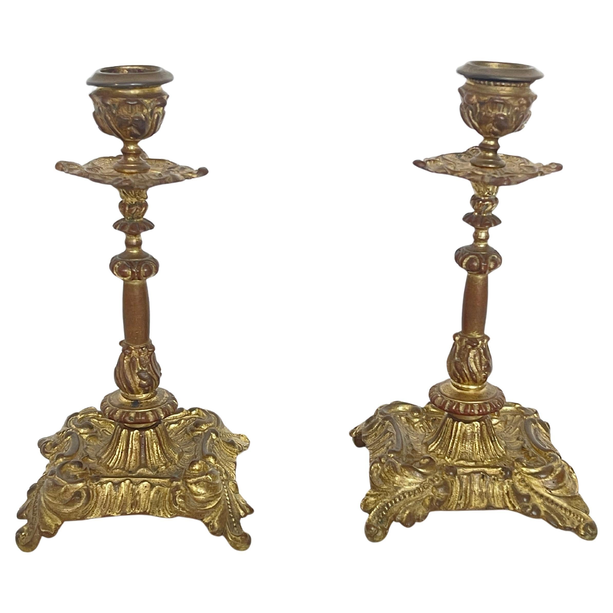 Paire de chandeliers anciens en bronze doré - Style baroque classique
