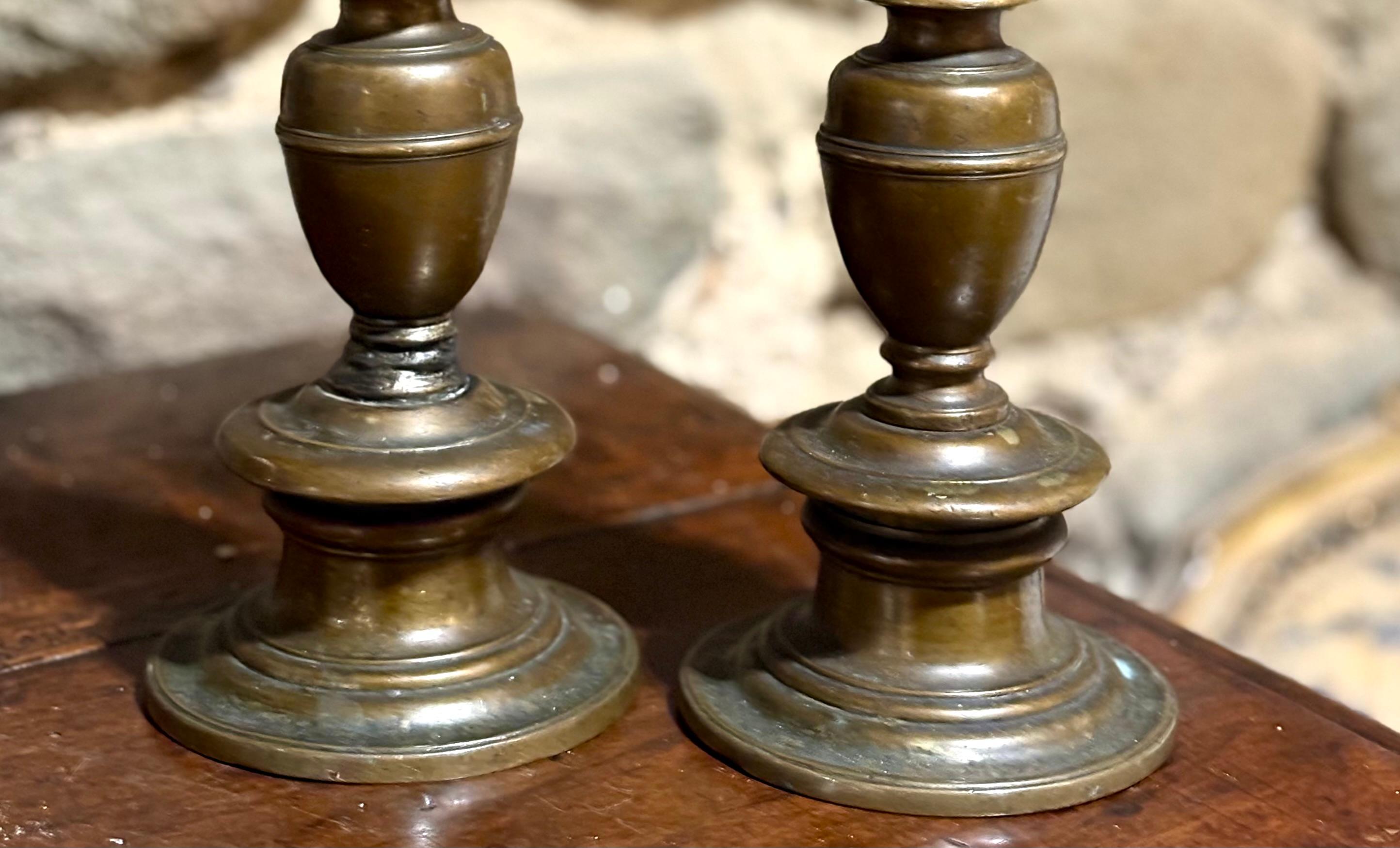 Coppia di Candelieri Barocchi a Rocchetto in Bronzo Firenze XVII in vendita 1