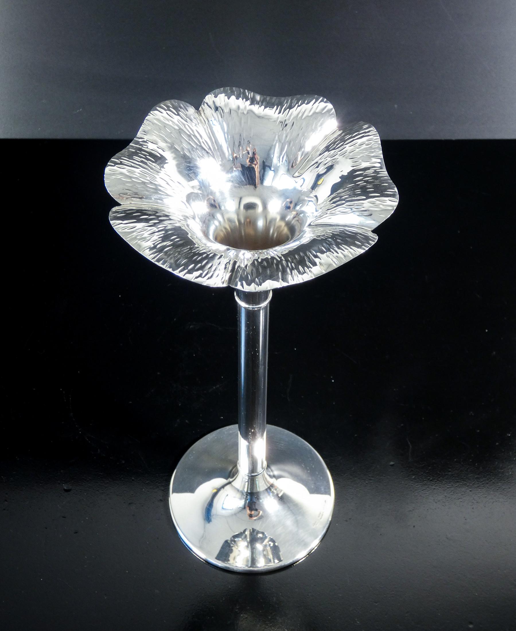 Paire de chandeliers en argent par Giuseppe SILVA. Italie, deuxième siècle Bon état - En vente à Torino, IT