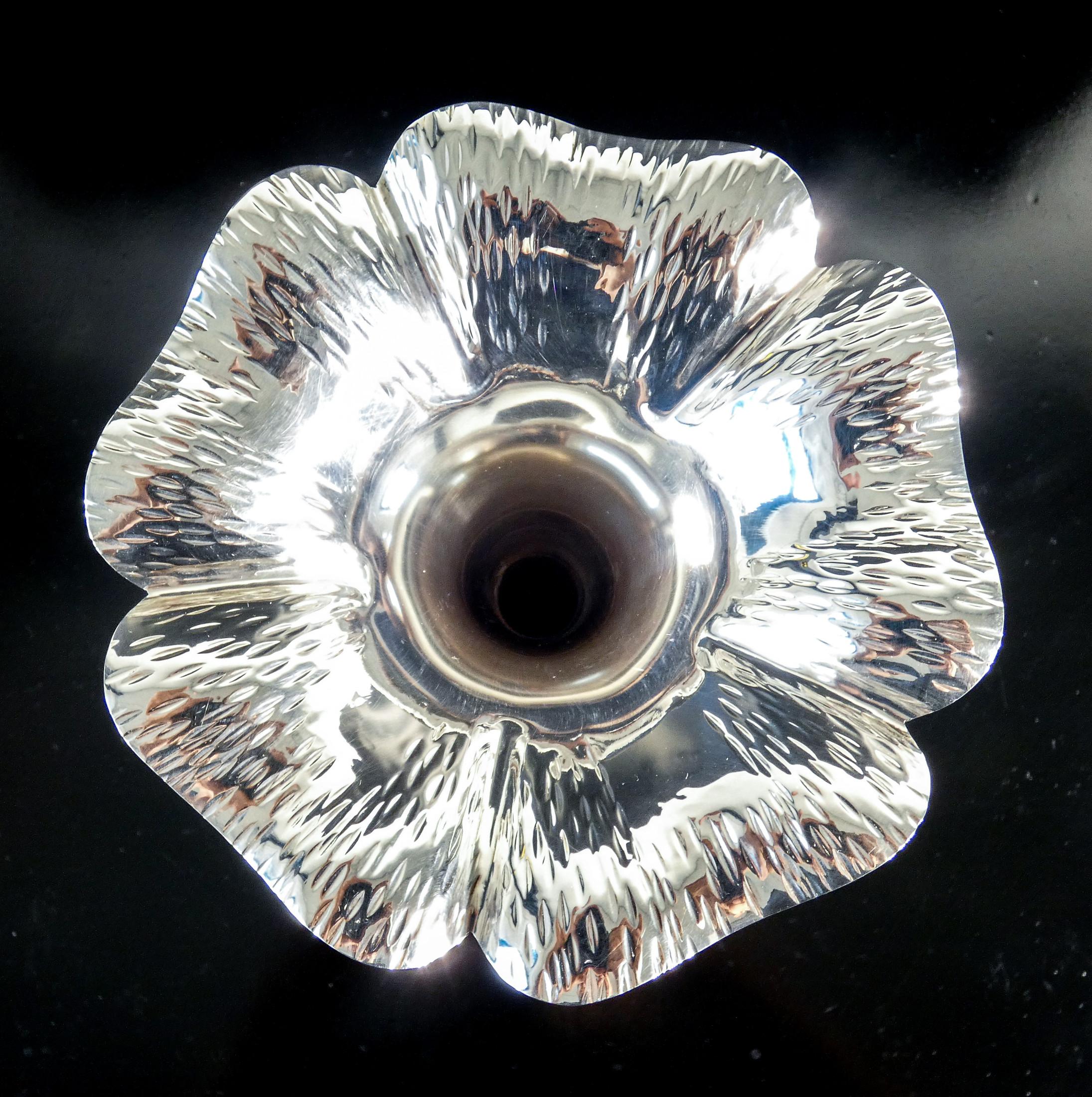 Argent sterling Paire de chandeliers en argent par Giuseppe SILVA. Italie, deuxième siècle en vente