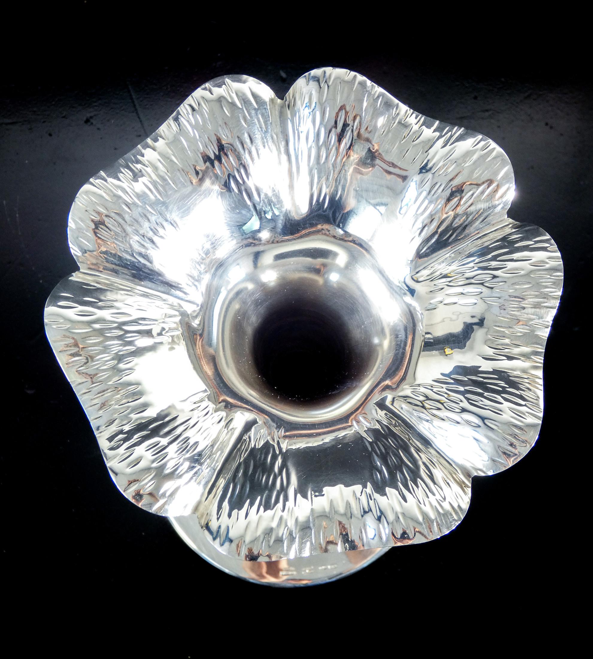 Paire de chandeliers en argent par Giuseppe SILVA. Italie, deuxième siècle en vente 2