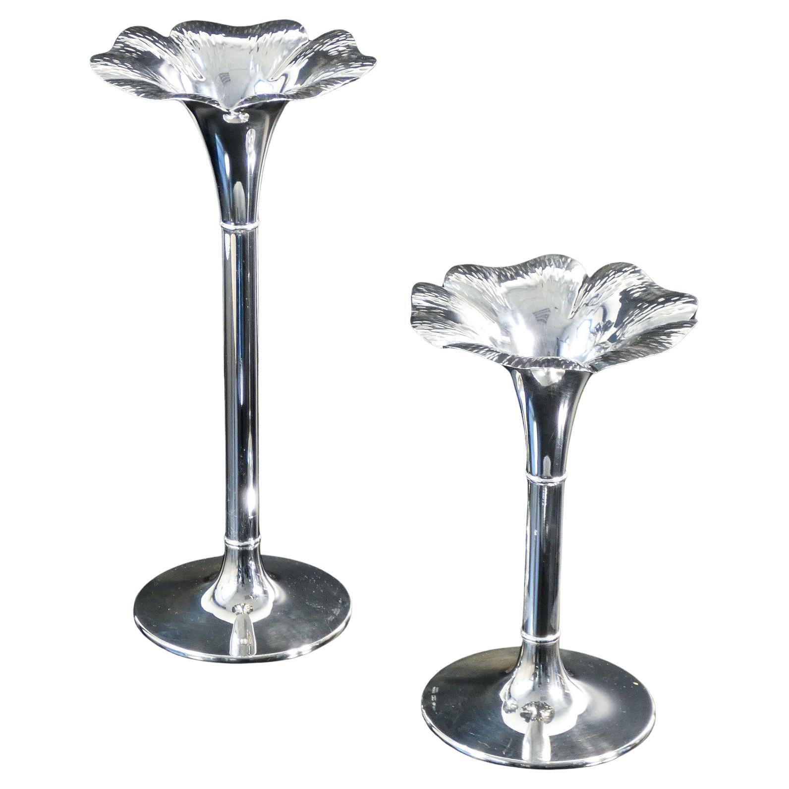 Paire de chandeliers en argent par Giuseppe SILVA. Italie, deuxième siècle en vente