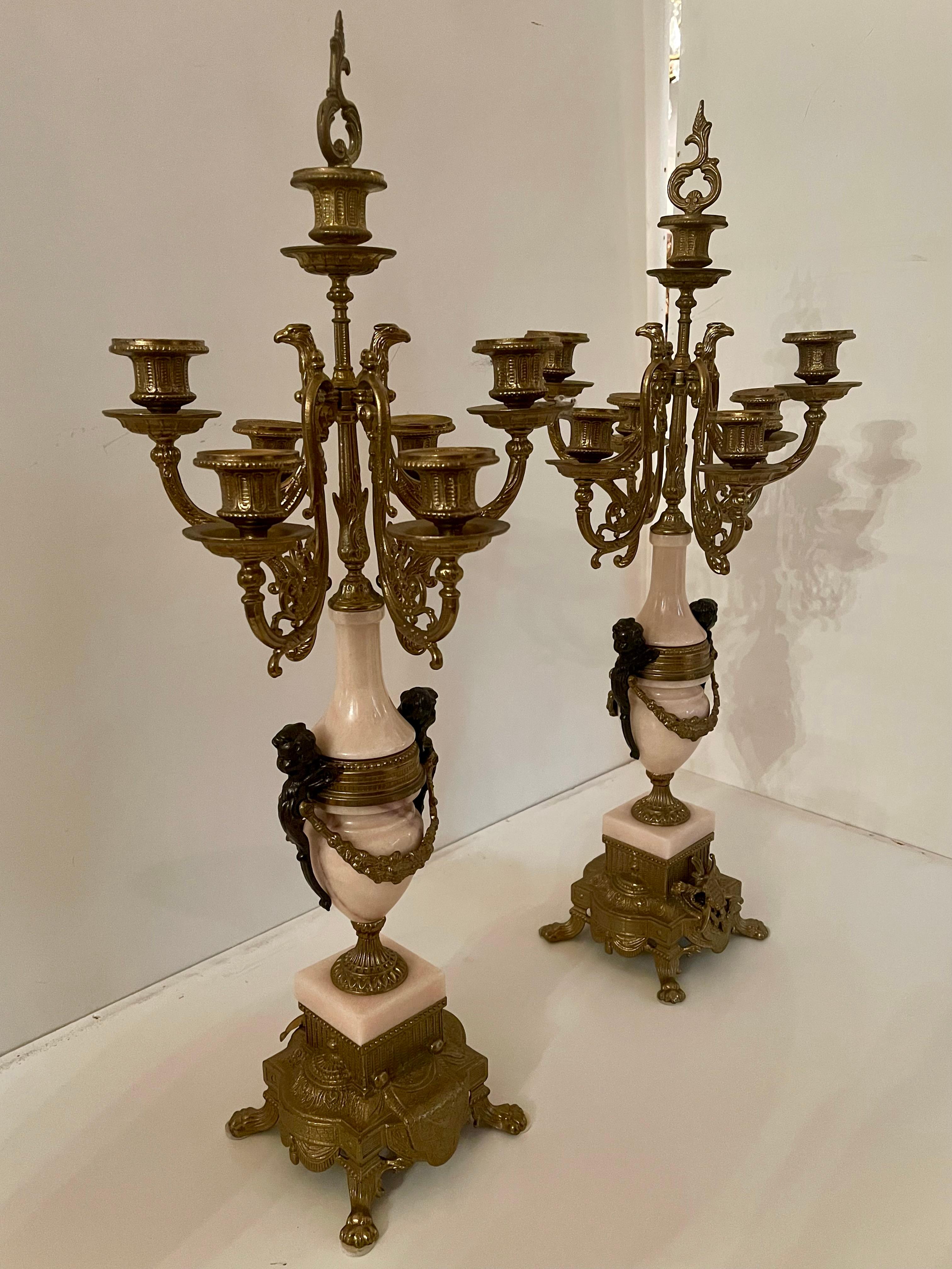 Altro Coppia di candelieri in bronzo e marmo, stile francese, XX secolo in vendita