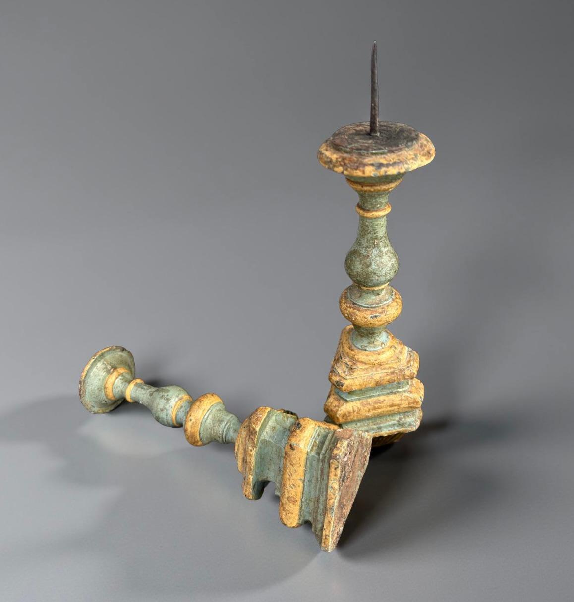 Coppia di Candelieri in Legno Laccato Italia XVIII secolo im Angebot 1