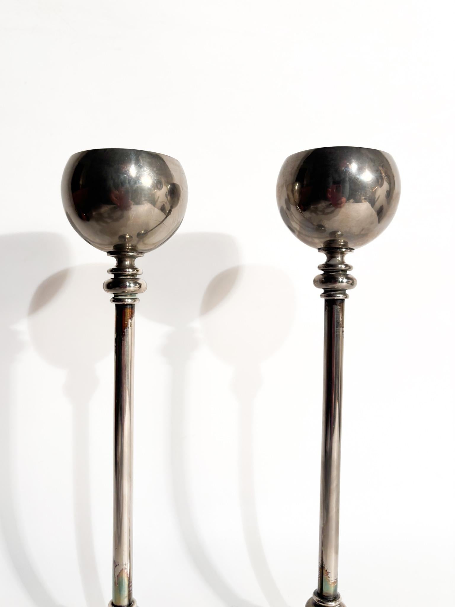 Art Déco Coppia di Candelieri in Metallo Argentato Anni 60 in vendita