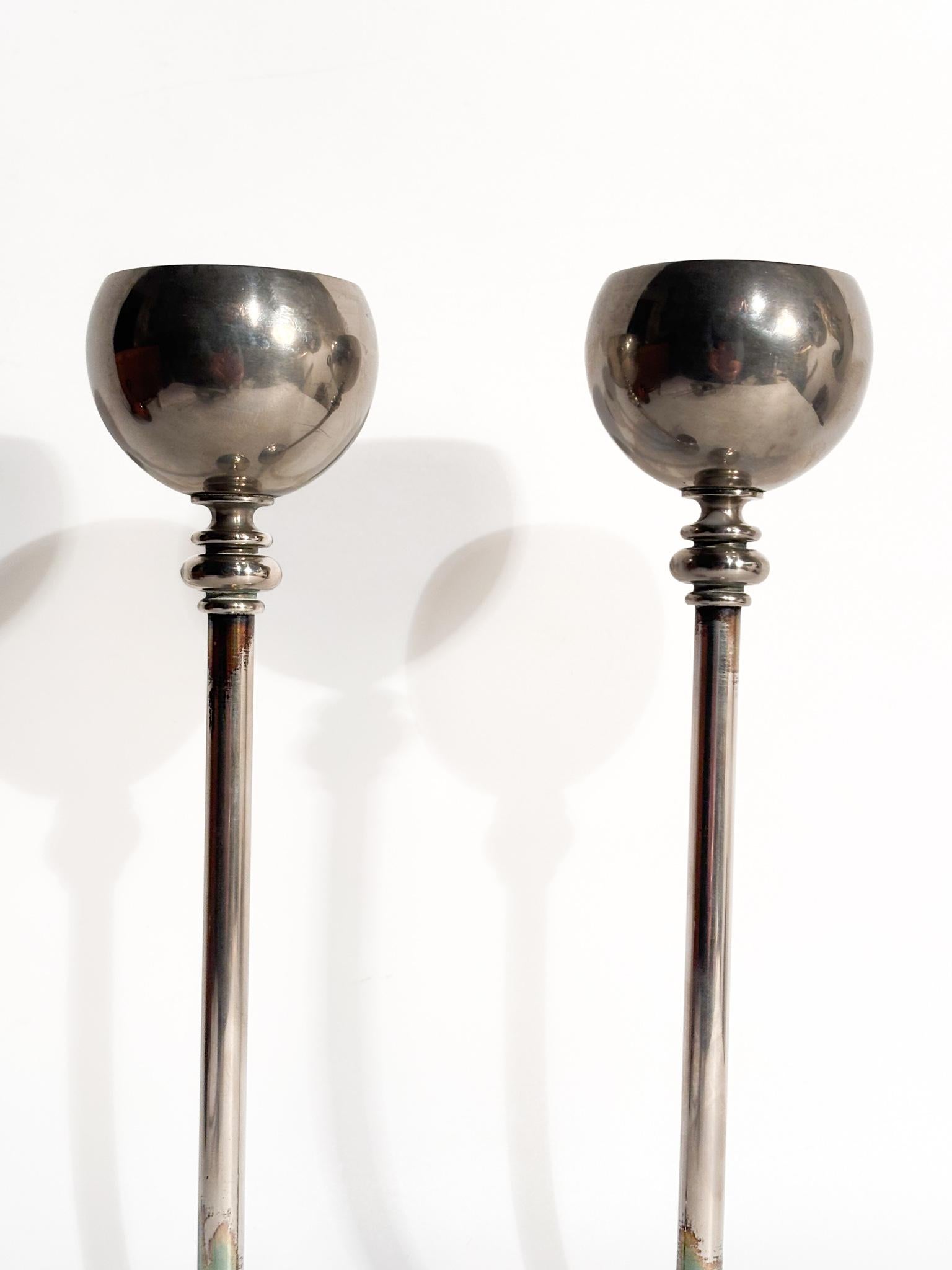 Metà XX secolo Coppia di Candelieri in Metallo Argentato Anni 60 in vendita