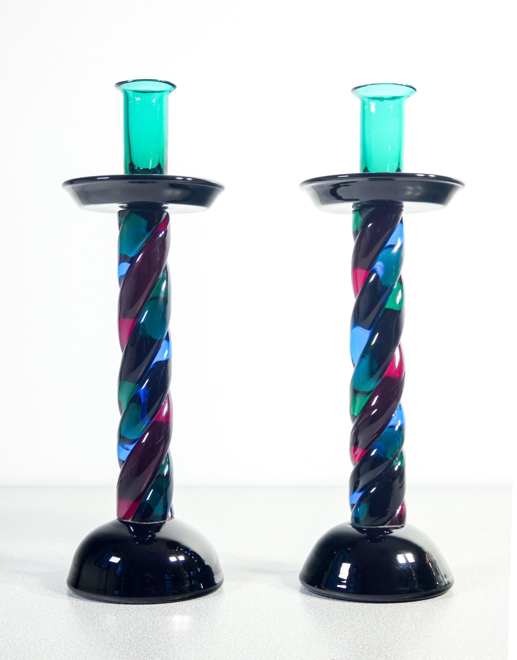 Pair of polychrome blown glass candlesticks from Murano. Italy, 50s In Good Condition For Sale In Torino, IT