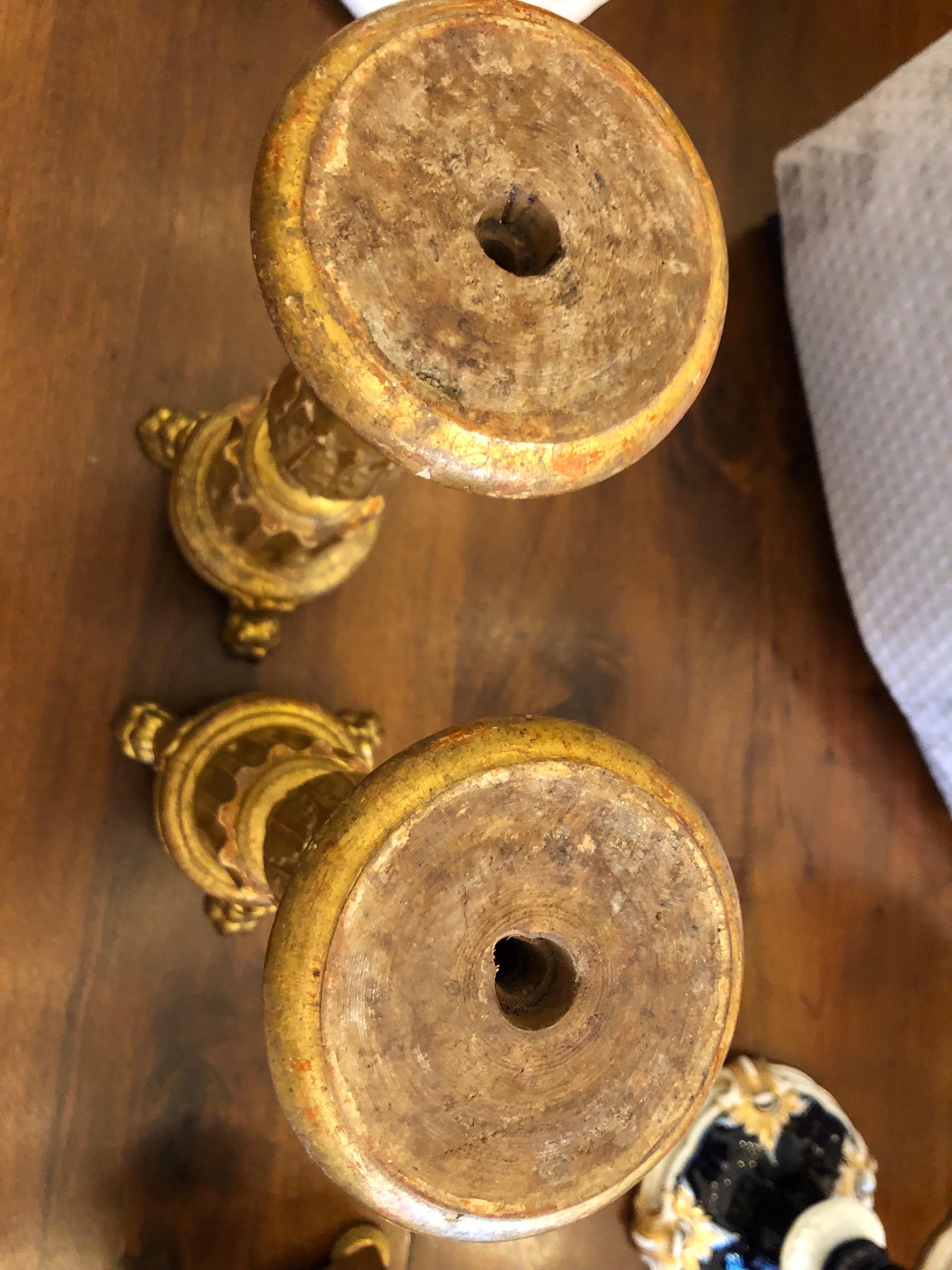 Neoclassical Revival Pair of Italian Candlesticks in Carved and Gilded Wood 19th Century For Sale