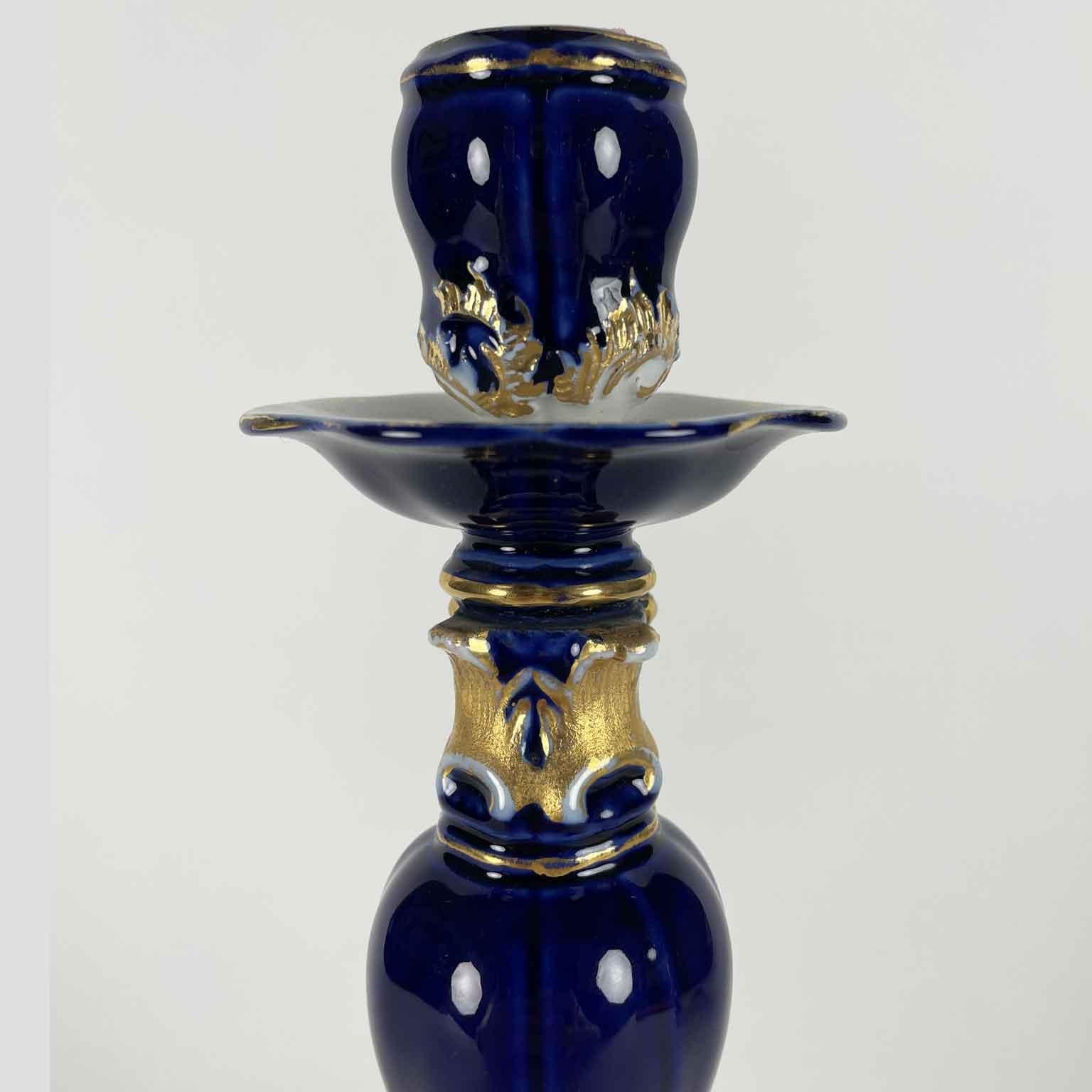 German Coppia di Candelieri Meissen Blu Cobalto Bianco e Oro Prima Metà XIX Secolo in vendita
