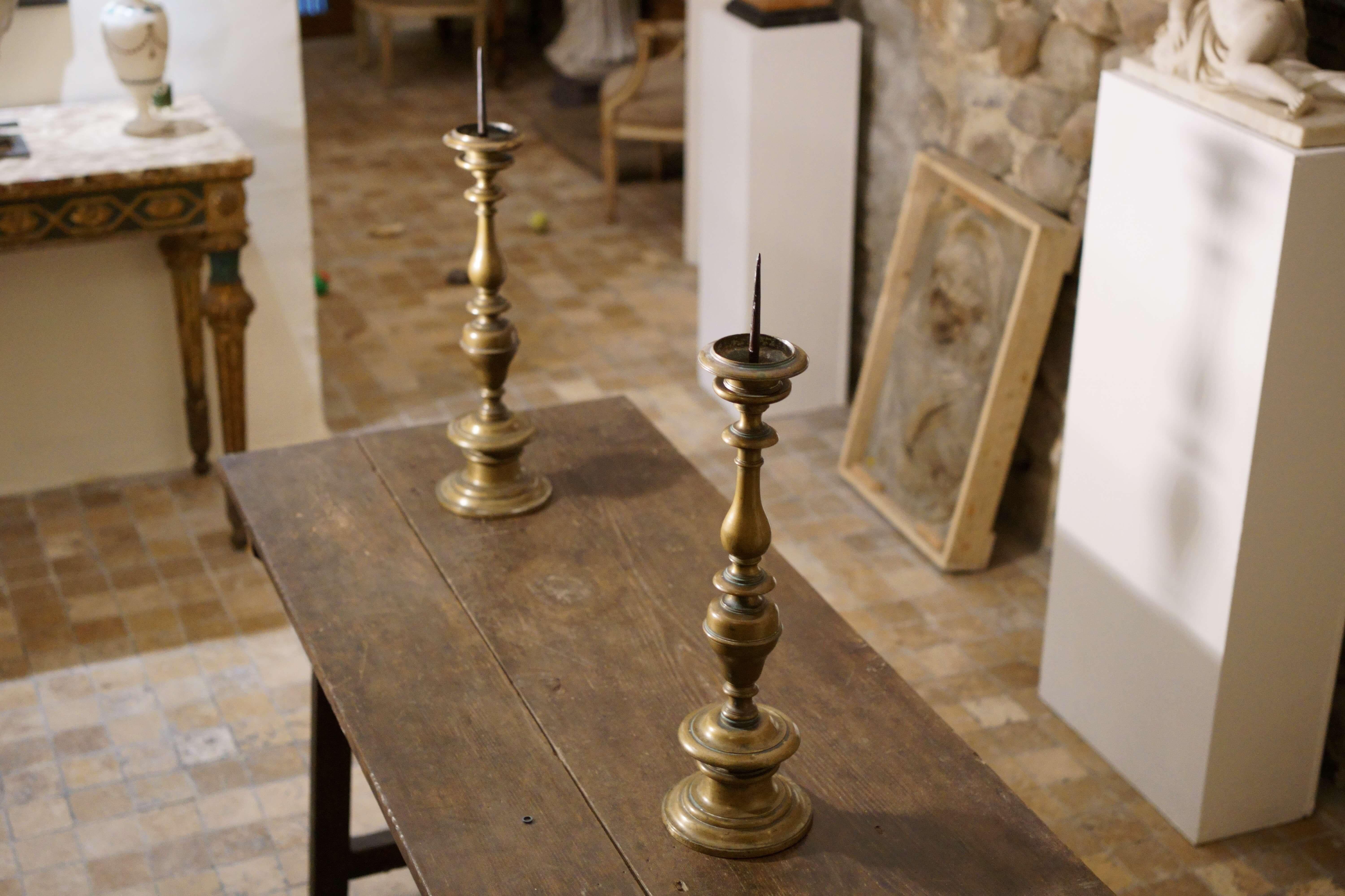 Baroque Pair of Tuscan Rocchetto Candlesticks 17th century Bronze Dated 1644 Signed For Sale