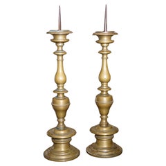 Pareja de candeleros toscanos Rocchetto Siglo XVII Bronce Fechado 1644 Firmado