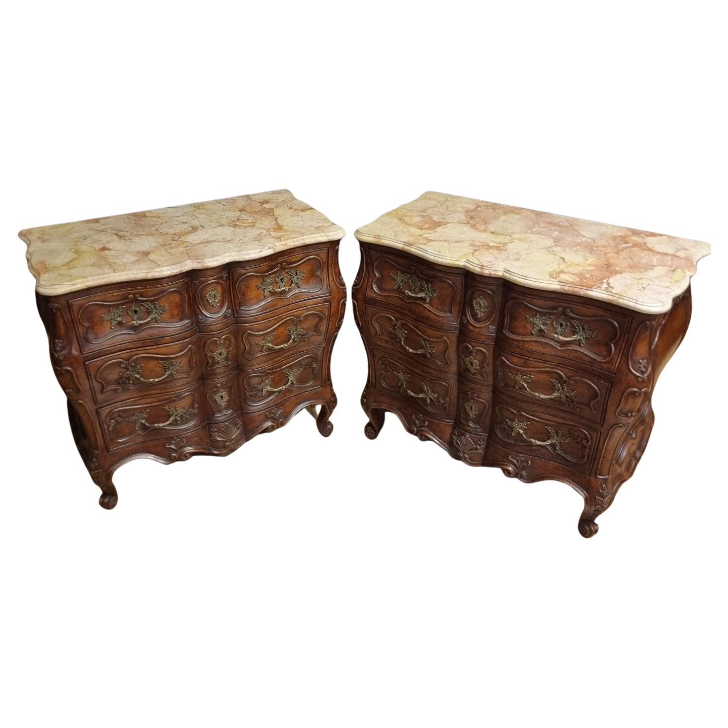 Pair of Provençal walnut chest of drawers 900 Louis XV style