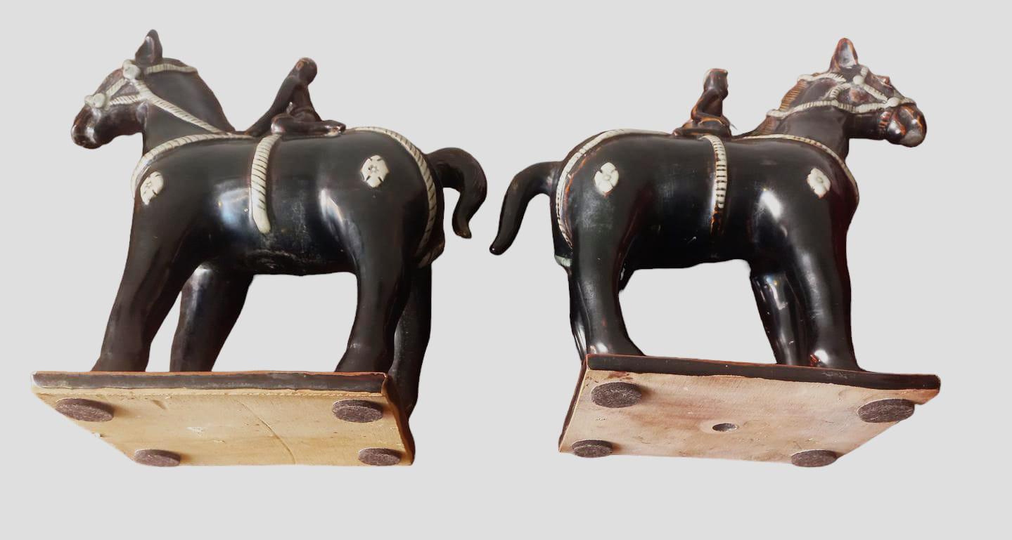 Enameled Pair of horses with glazed ceramic jockeys For Sale