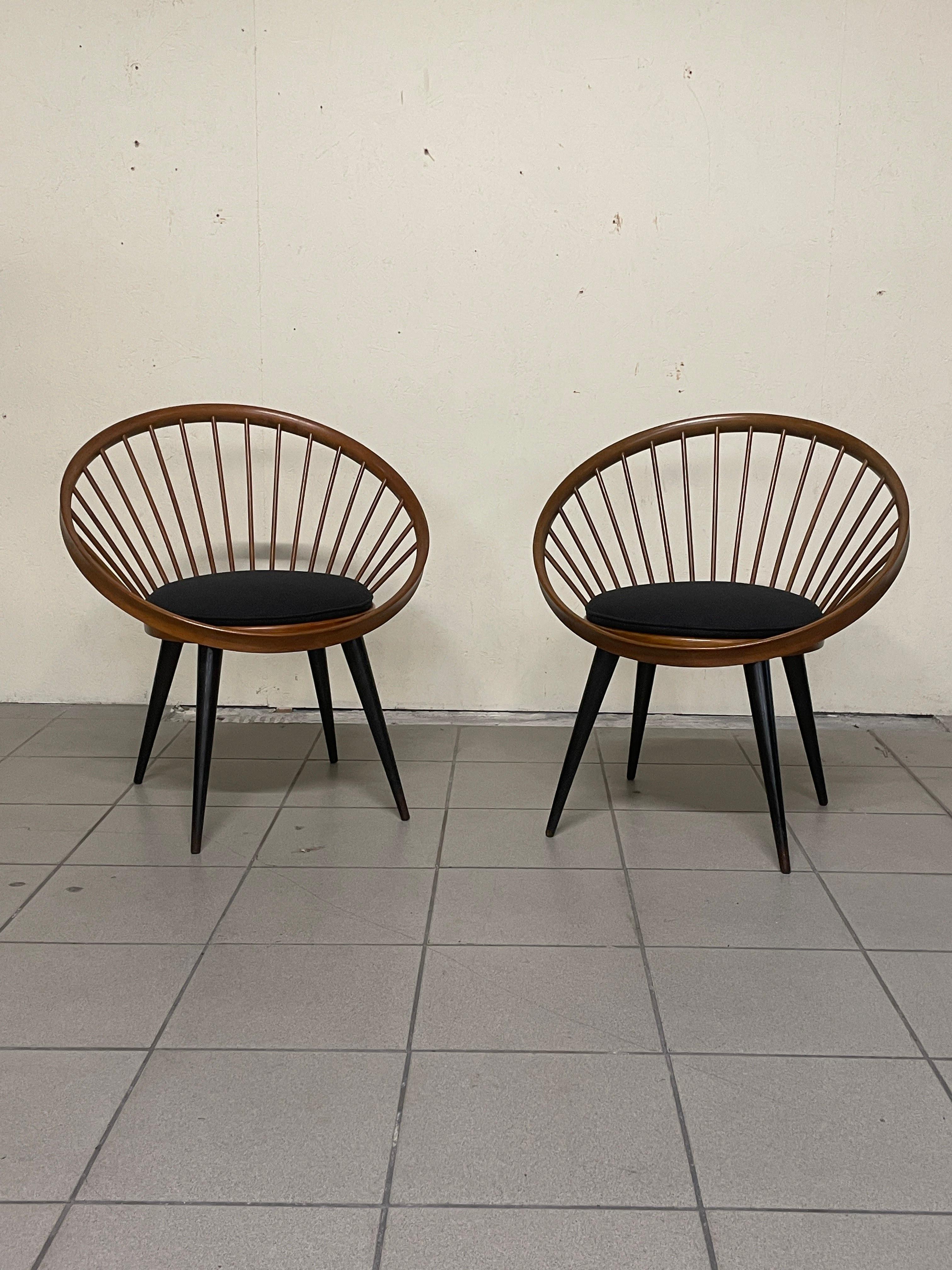 Scandinave moderne Paire de chaises circulaires d'Yngve Ekstrom, années 1960 en vente