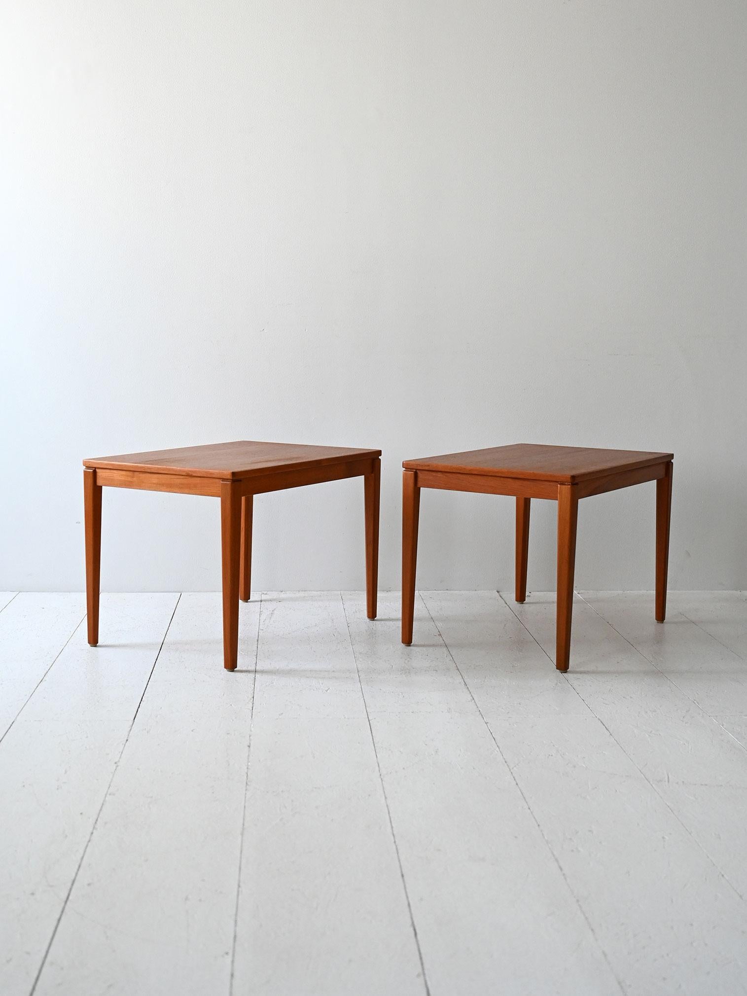 Swedish Coppia di coffee table scandinavi vintage in teak in vendita