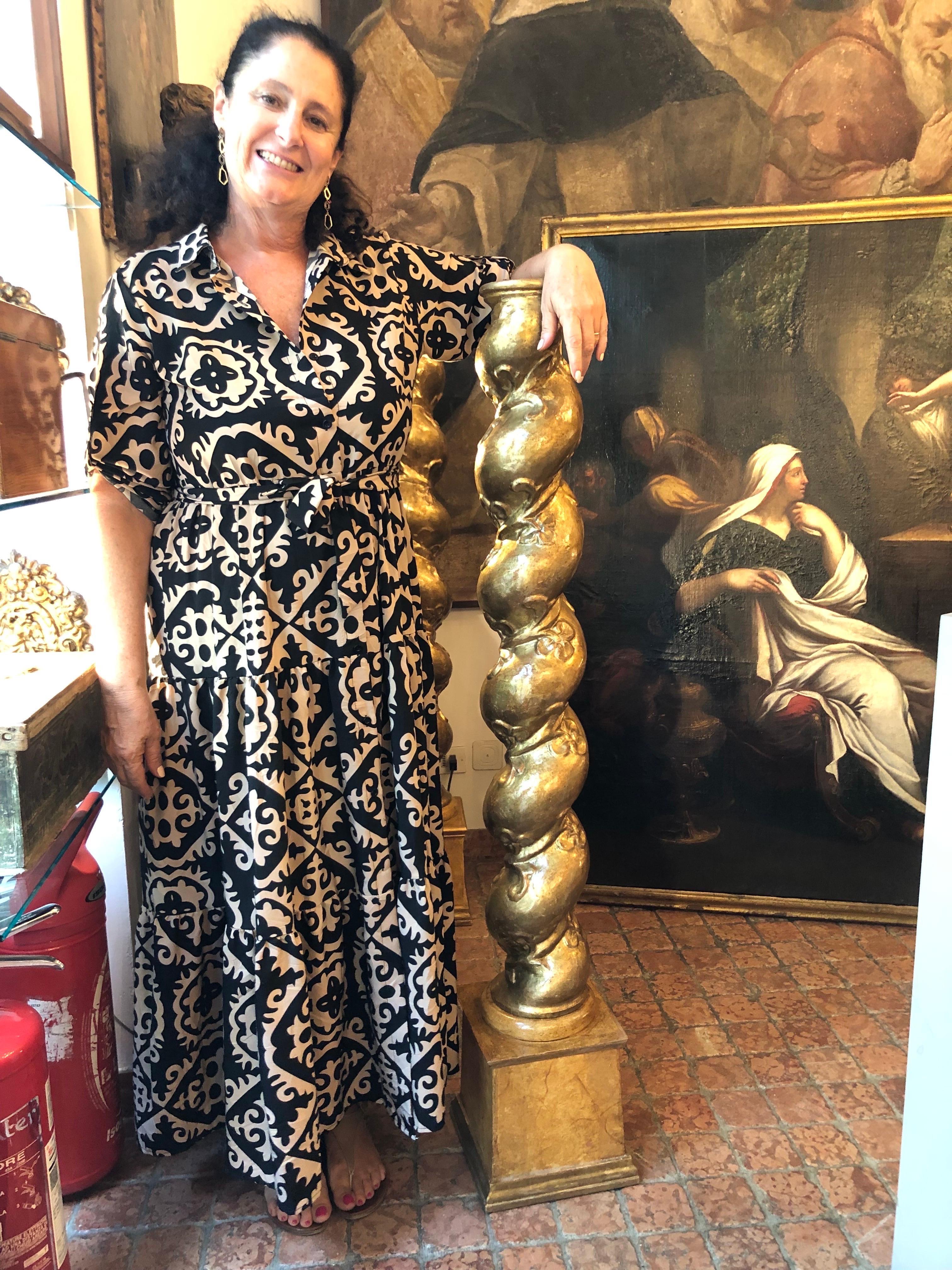 Coppia di Colonne Italiane Dorate XVII Secolo Tortili con Intaglio Floreale en vente 7