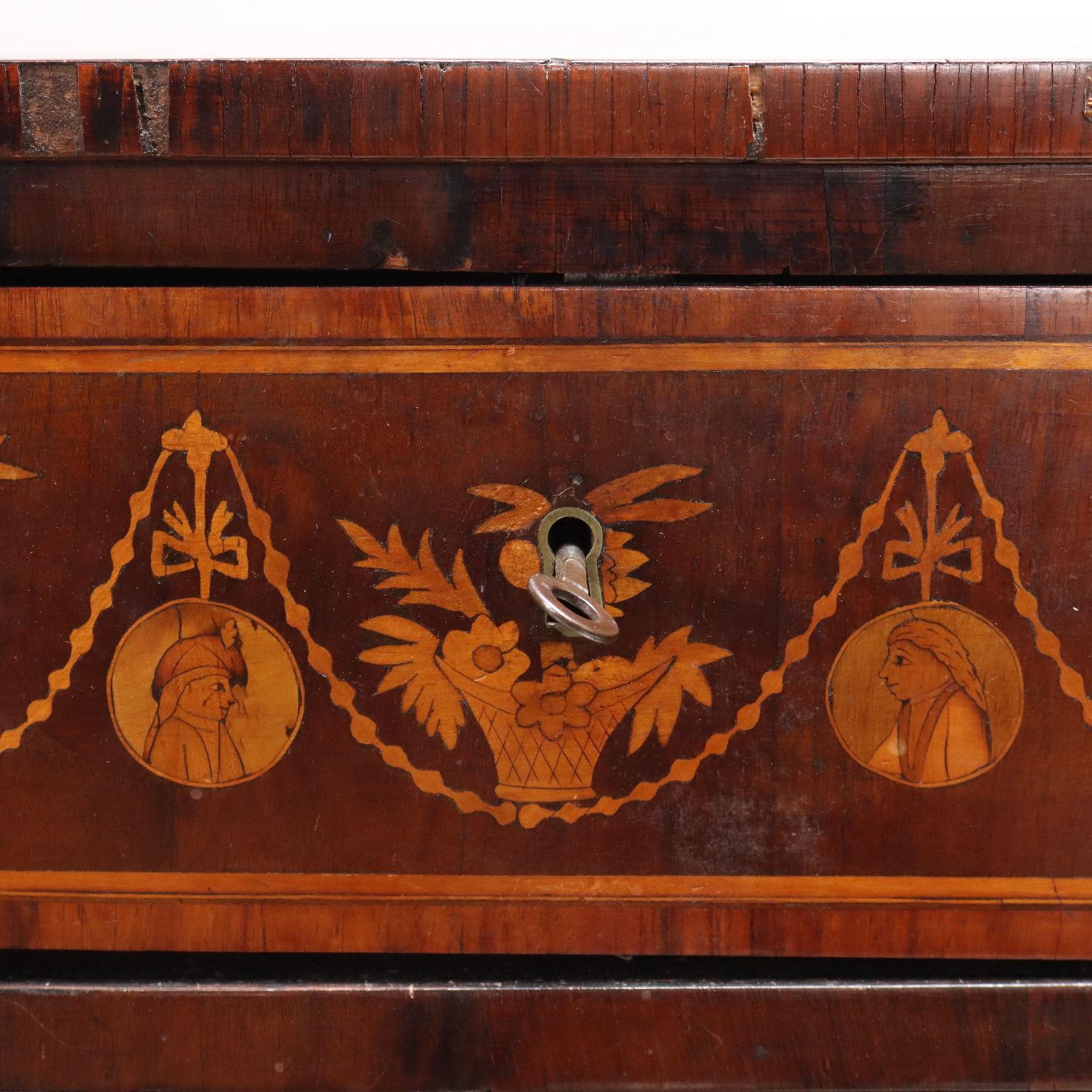 Altro Coppia di Comò Neoclassici Lombardi Italia Ultimo Quarto XVIII Secolo in vendita