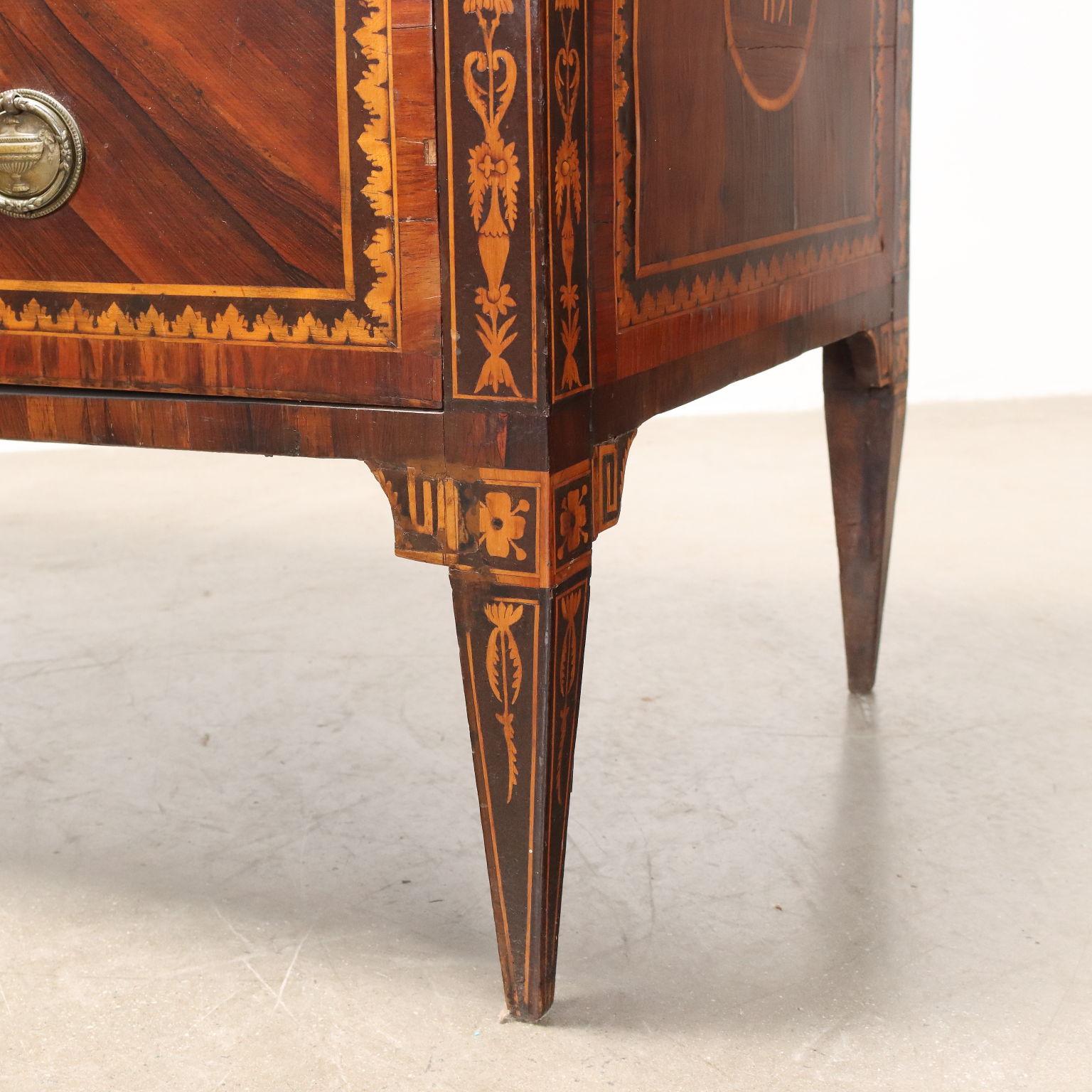 Coppia di Comò Neoclassici Lombardi Italia Ultimo Quarto XVIII Secolo in vendita 1