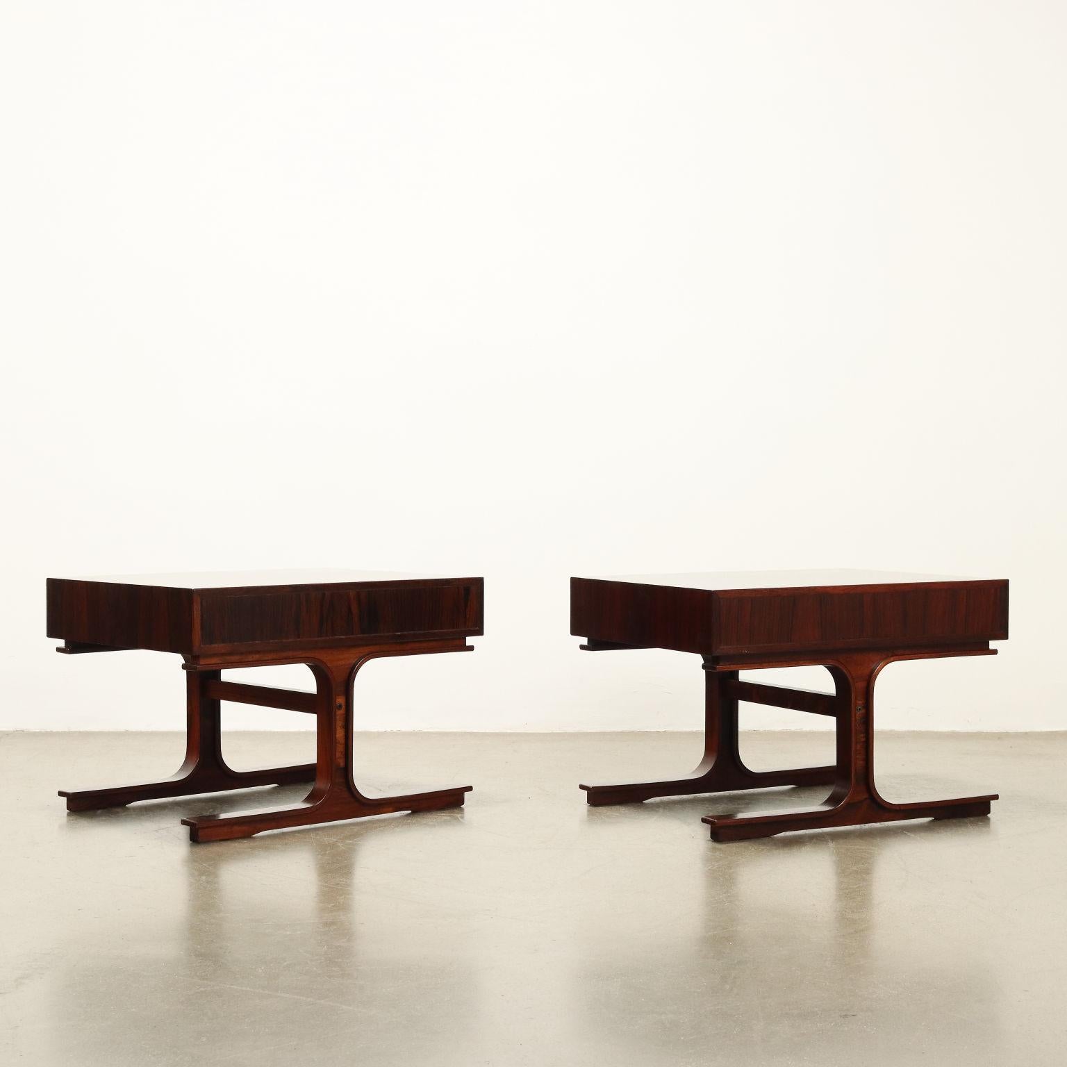 Jacaranda Paire de tables de chevet 554 par Gianfranco Frattini pour Bernini, années 1960 en vente