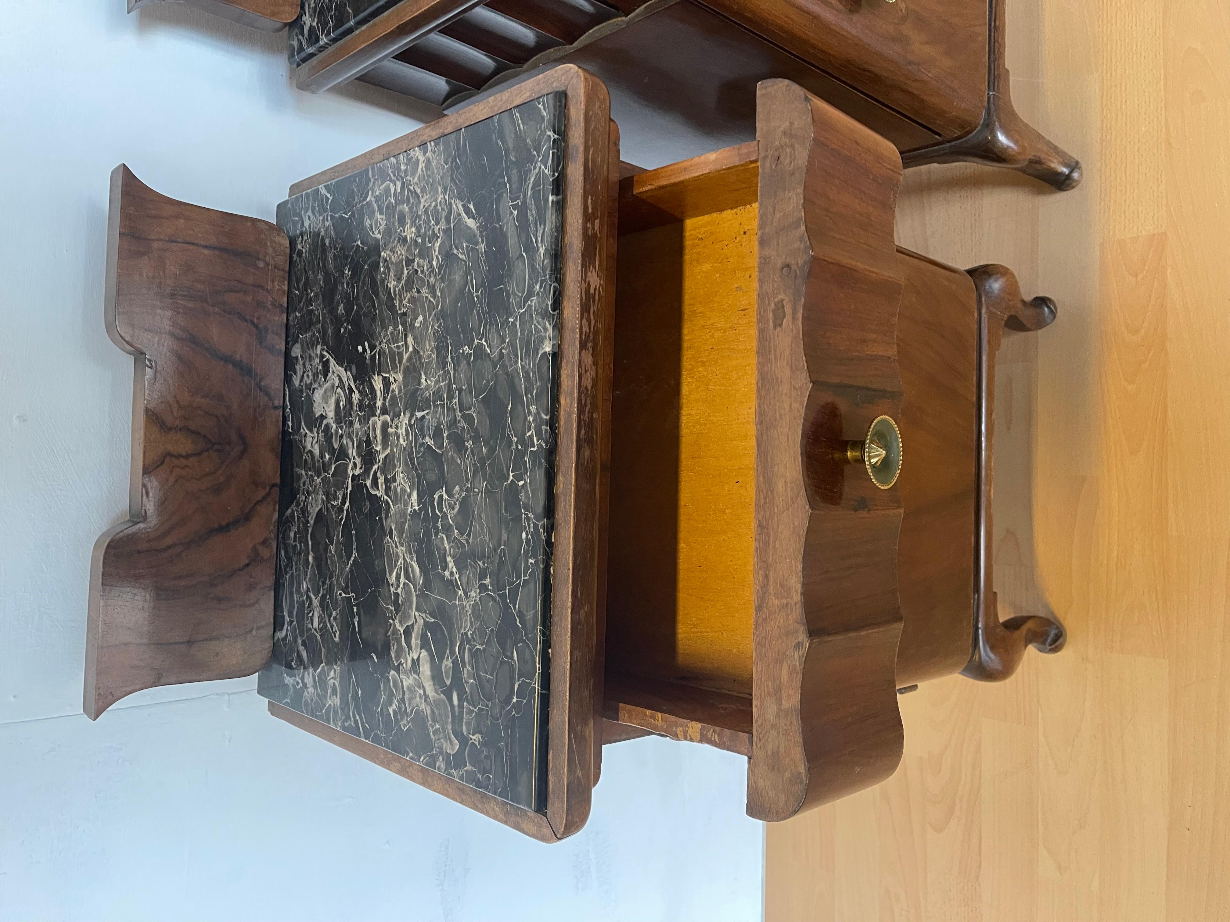 Pair of antique Art Deco nightstands In Good Condition For Sale In Cantù, IT