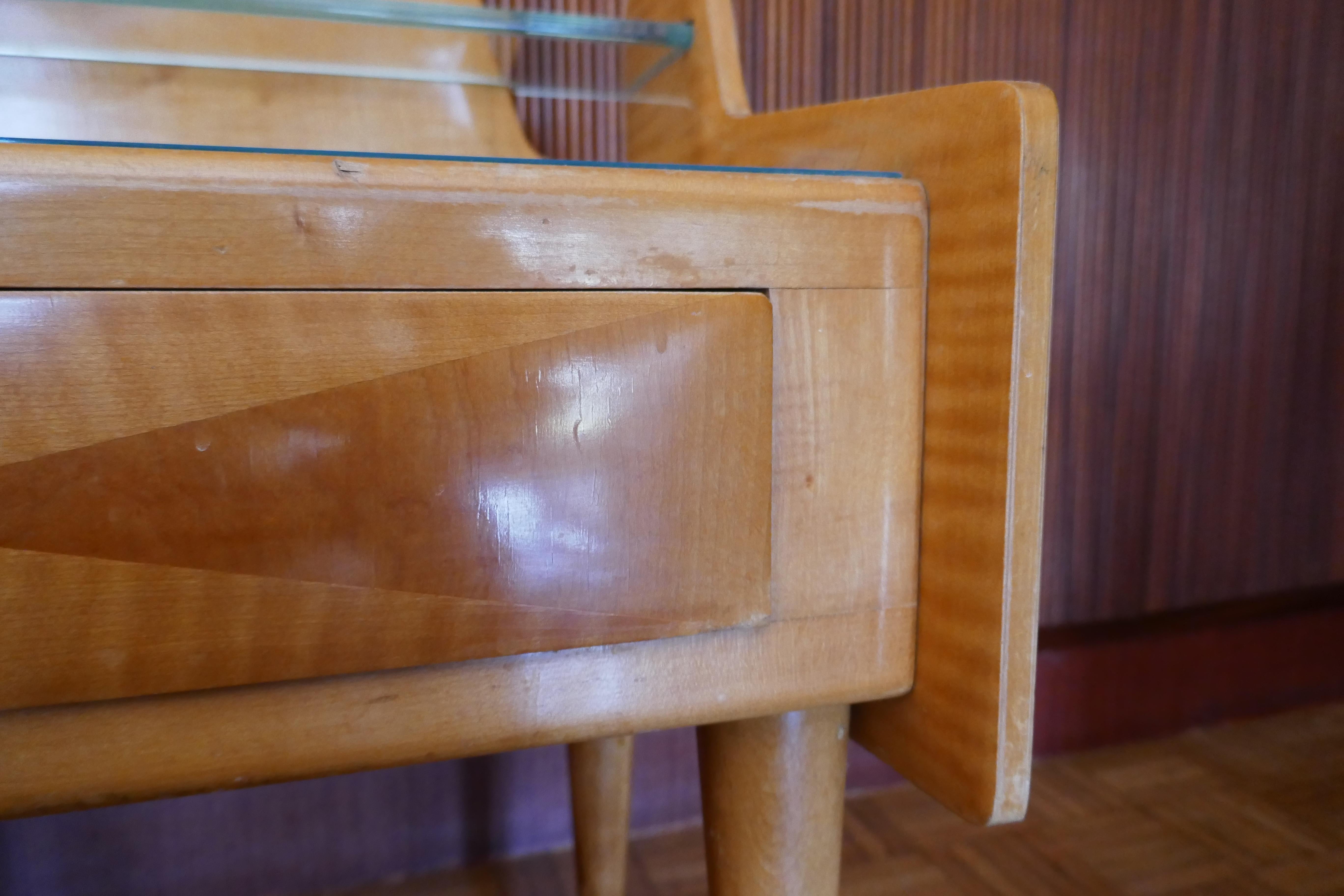 Pair of bedside tables attributed to Paolo Buffa For Sale 5