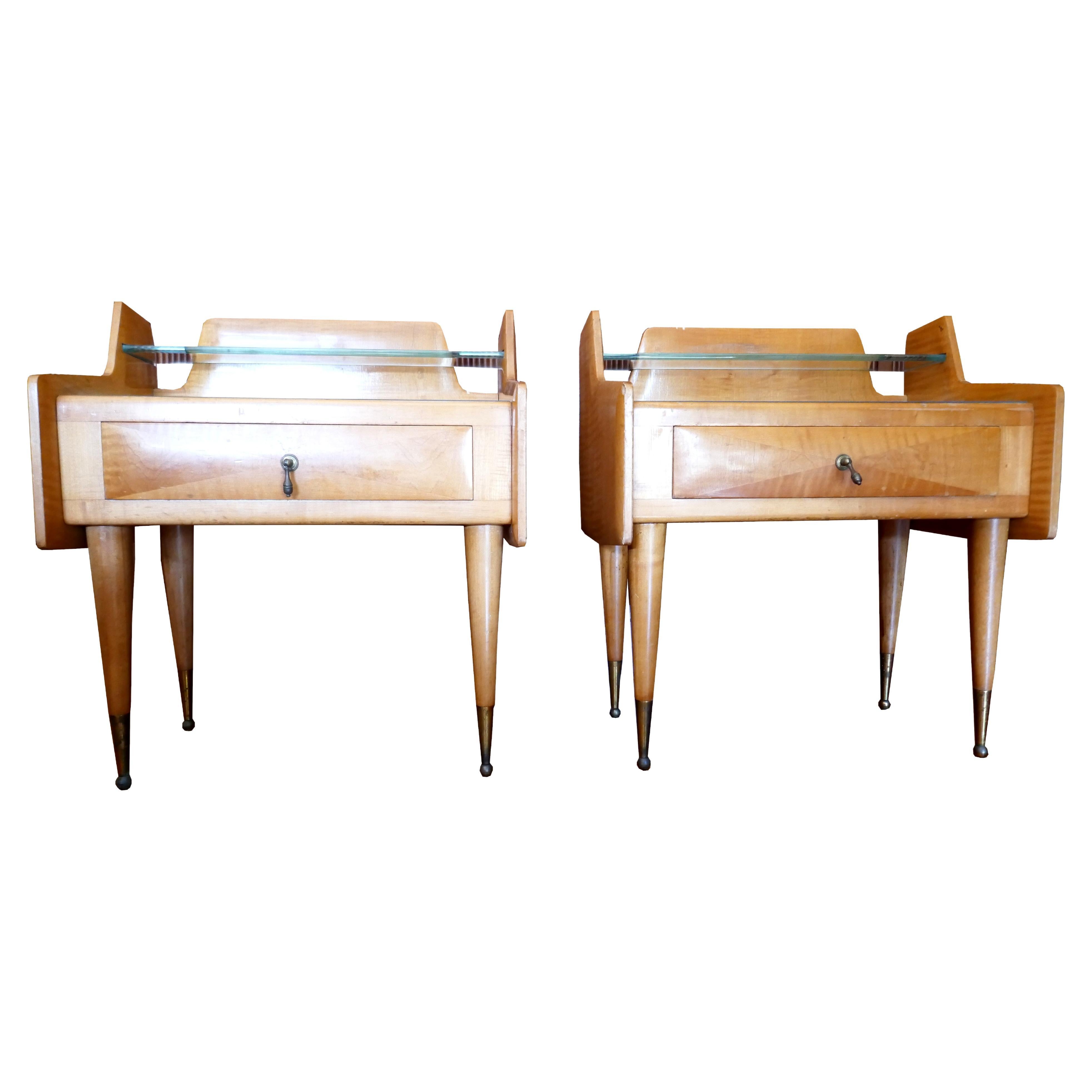 Modern Pair of bedside tables attributed to Paolo Buffa For Sale