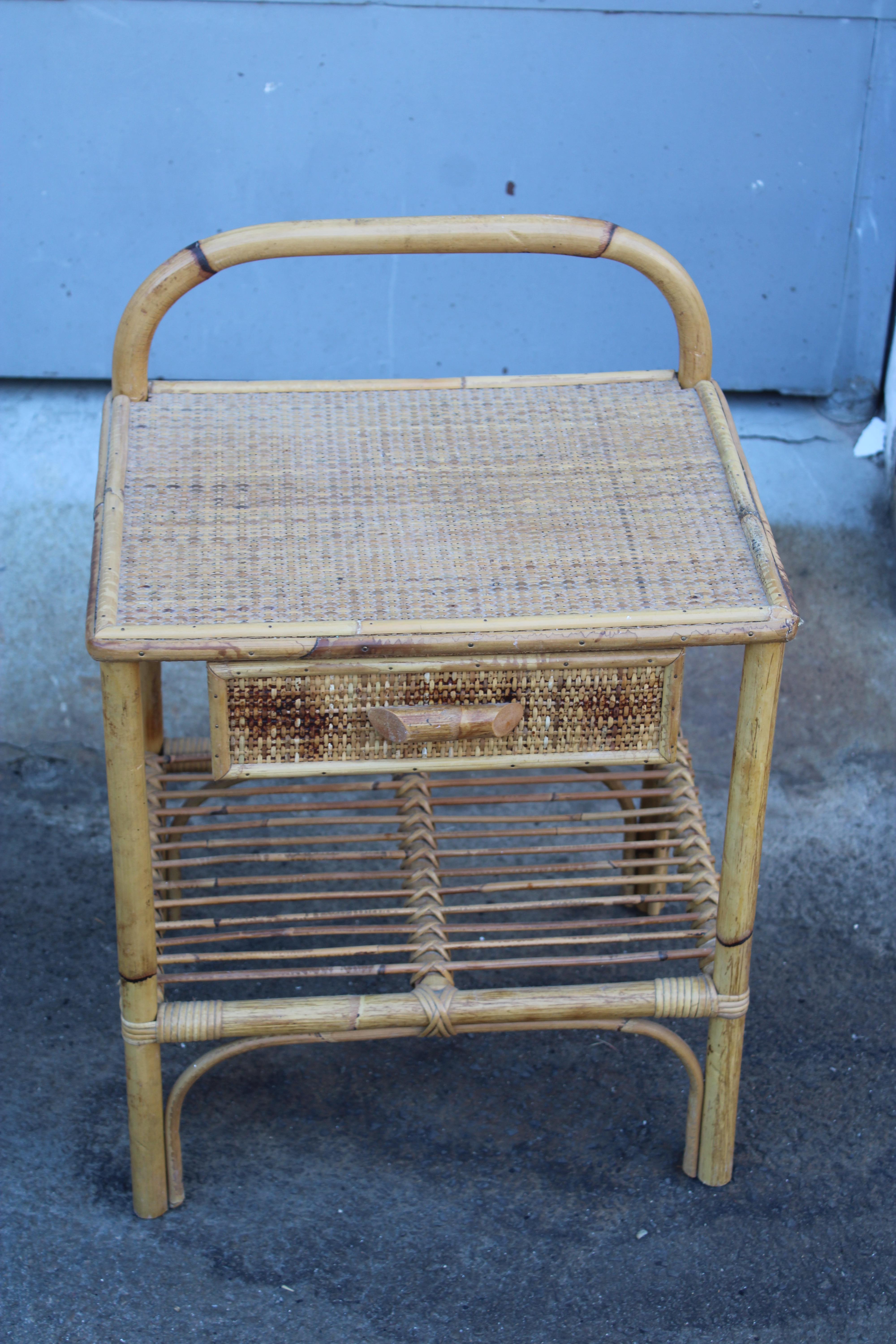 Mid-Century moderno Coppia di Comodini in Bambù Italiani con cassetto e mensola 1970 in vendita